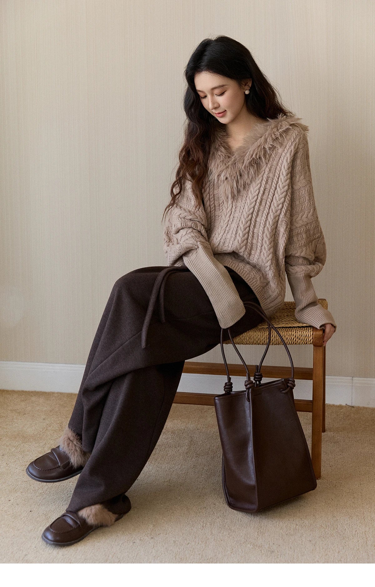 MISHOW Women's Batwing Sleeve KnittedSweater 2025 Winter Faux Fur Collar Cable Knit Puff Sleeve Warm Pullover Tops MXE94Z2985