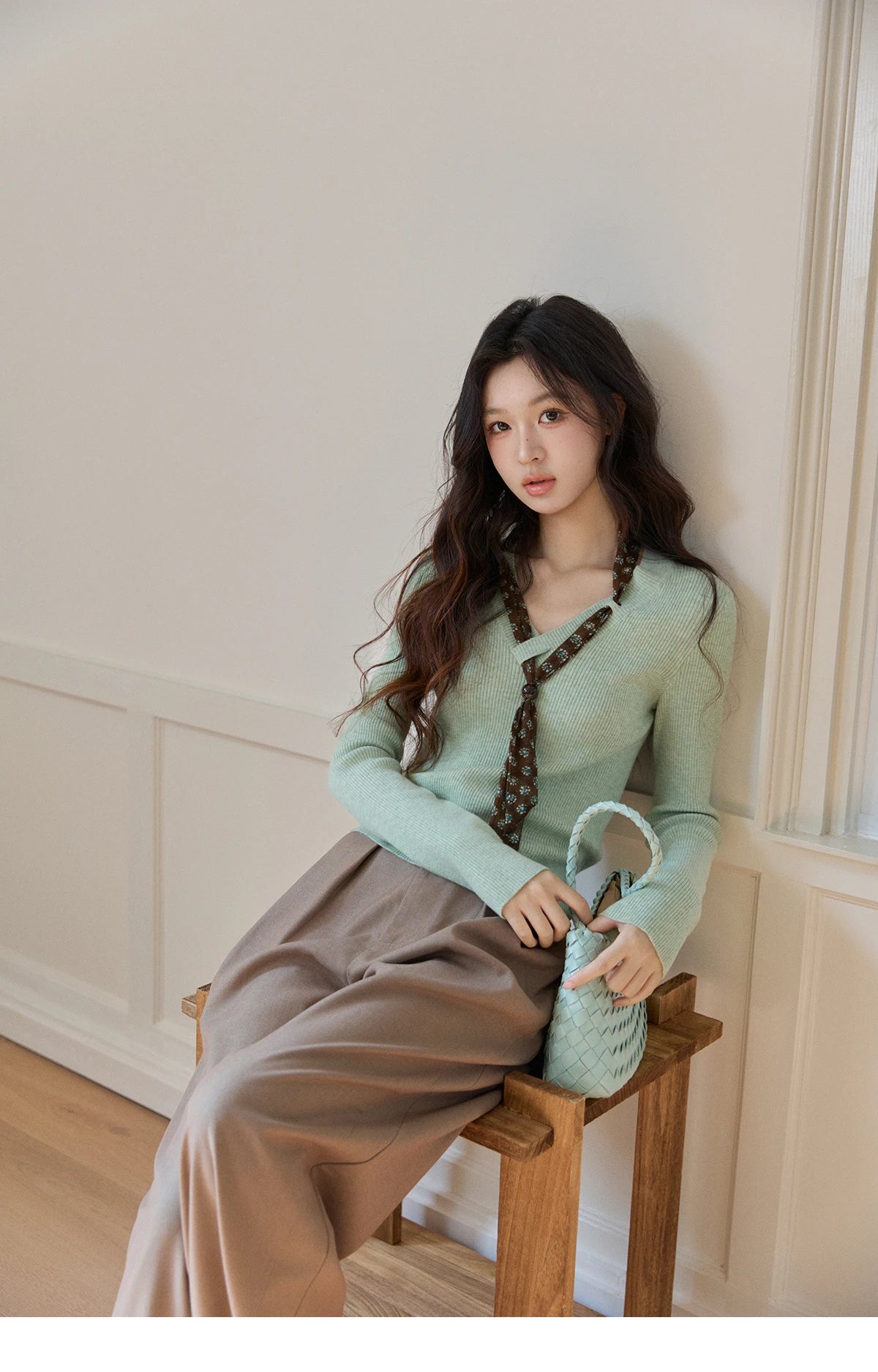 MISHOW Women's V Neck Tie Neck Floral Ribbed Knit Tops 2026 Spring Long Sleeve Slim Casual Soft Green Thin Sweater MXF108Z1024