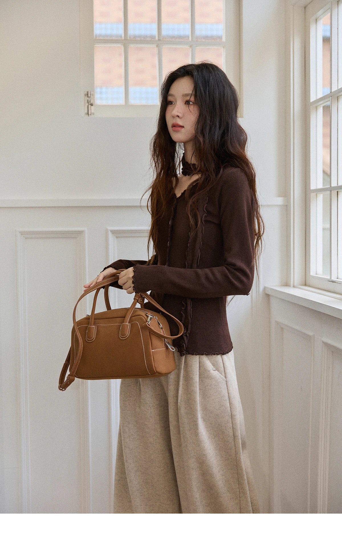 MISHOW New Ruffled Edge Knitted Pullovers for Woman 2025 Retro Slim V-neck Ribbon Knit Top Cmfortable Winter Clothes MXE86Z2728