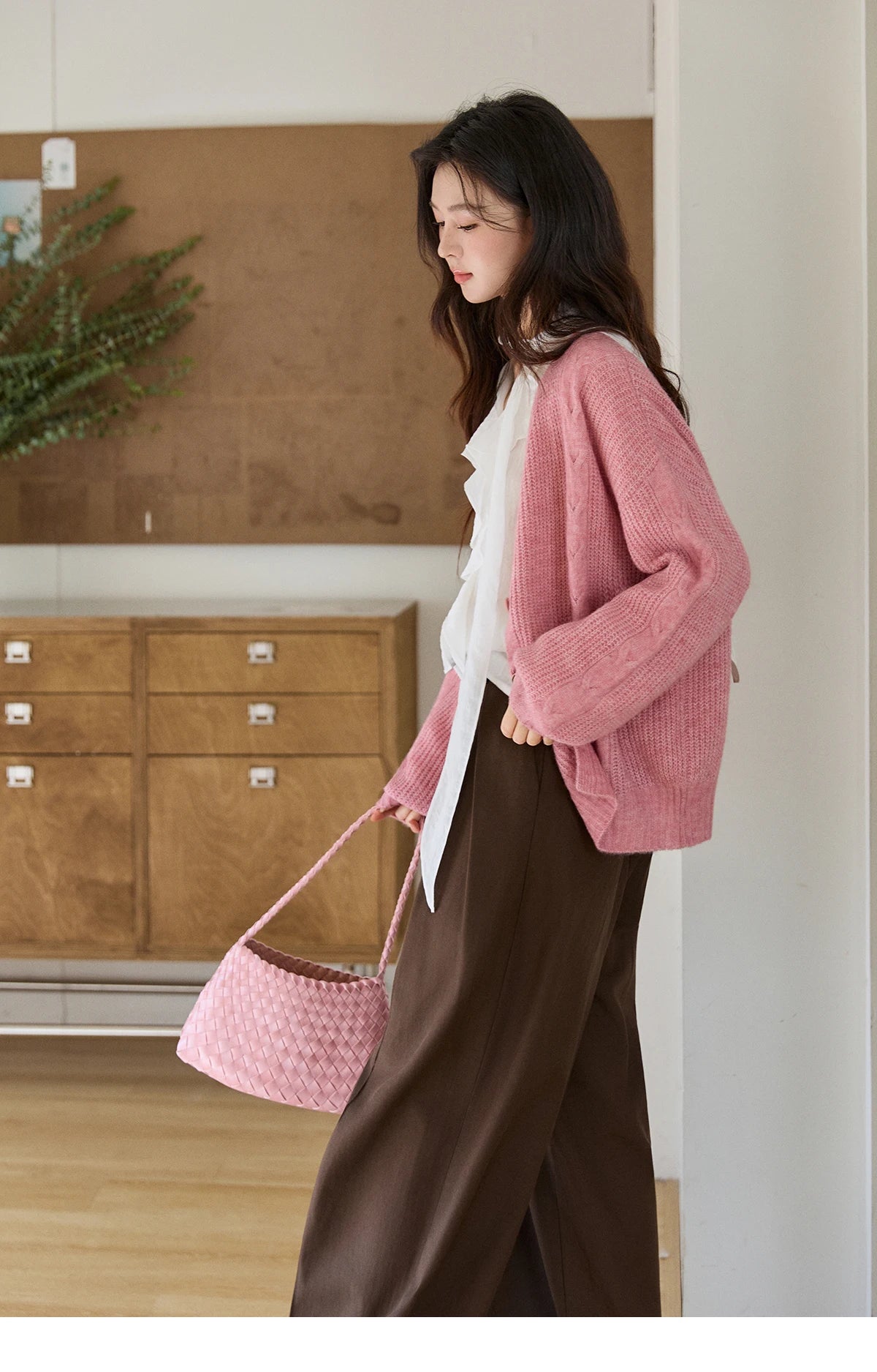 MISHOW Women's Dusty Pink Knitted Cardigan 2026 Spring V-Neck Single Breasted Tops Loose Casual Long Sleeve Outerwear MXF11Z2898