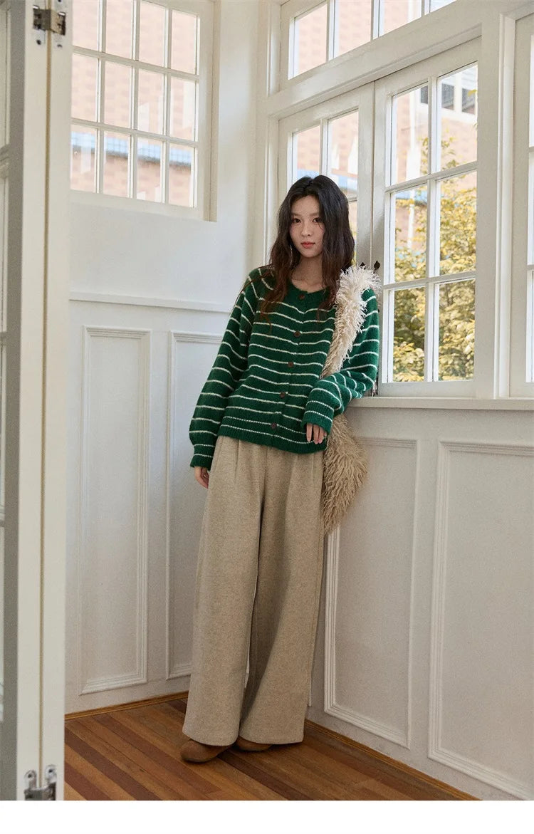 MISHOW Women's Winter Pants 2025 Retro Trousers with Three-dimensional Pleats Pants Pocket Decoration Wide Leg Pants MXE90K1129