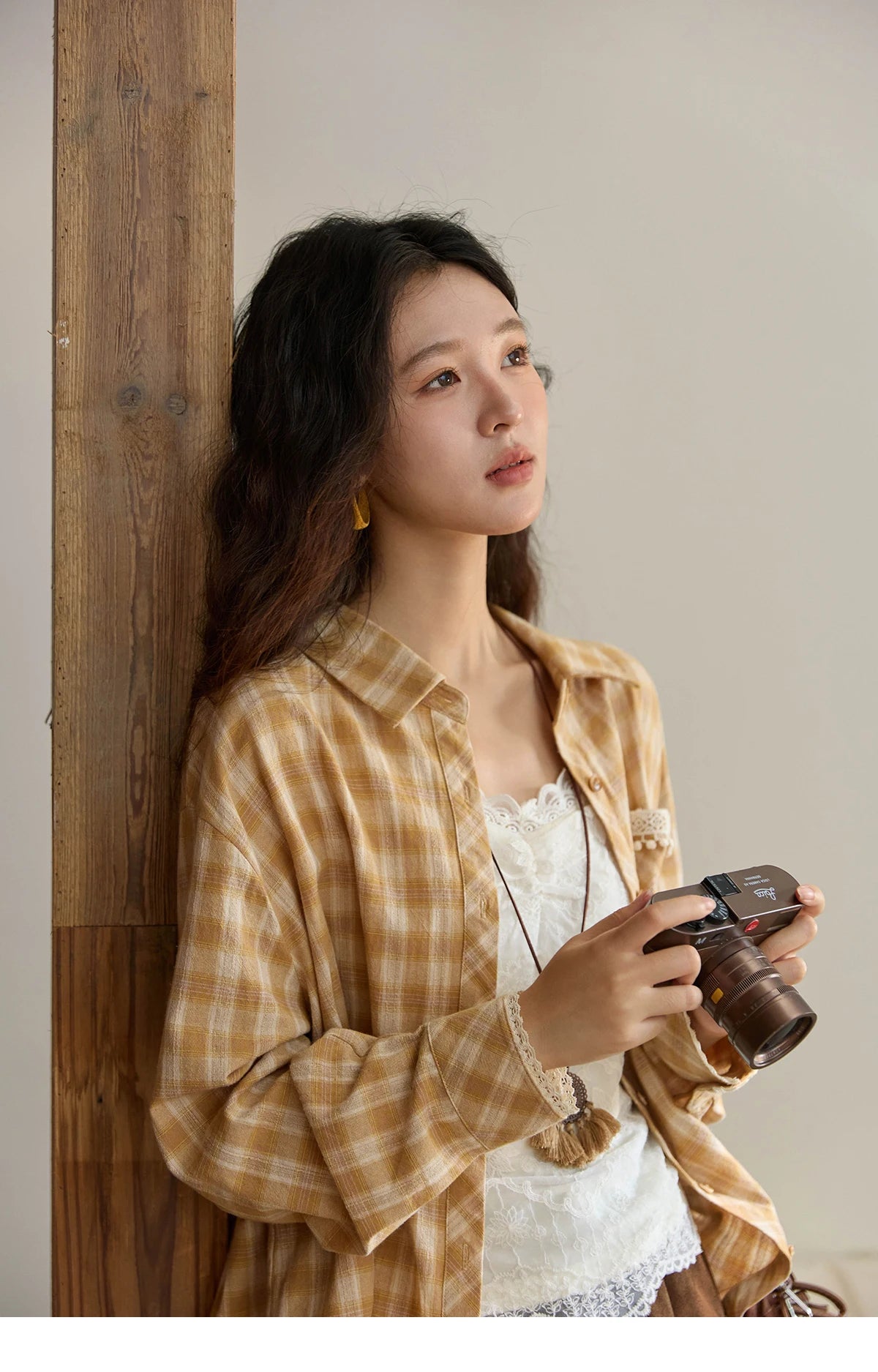 MISHOW Women's Retro Plaid Long Sleeved Shirt 2025 Autumn Korean Loose Casual Plaid Top with Lace Pocket Lapel Shirts MXE43C2378