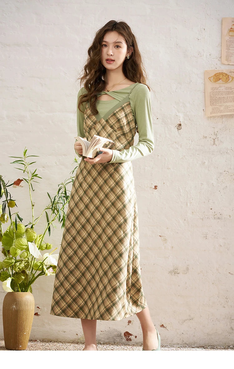 MISHOW Hollow Knitted T-shirt Plaid Contrast Straight Tube Suspender Midi Dress Separately Women 2024 Office Lady MXD14L1679