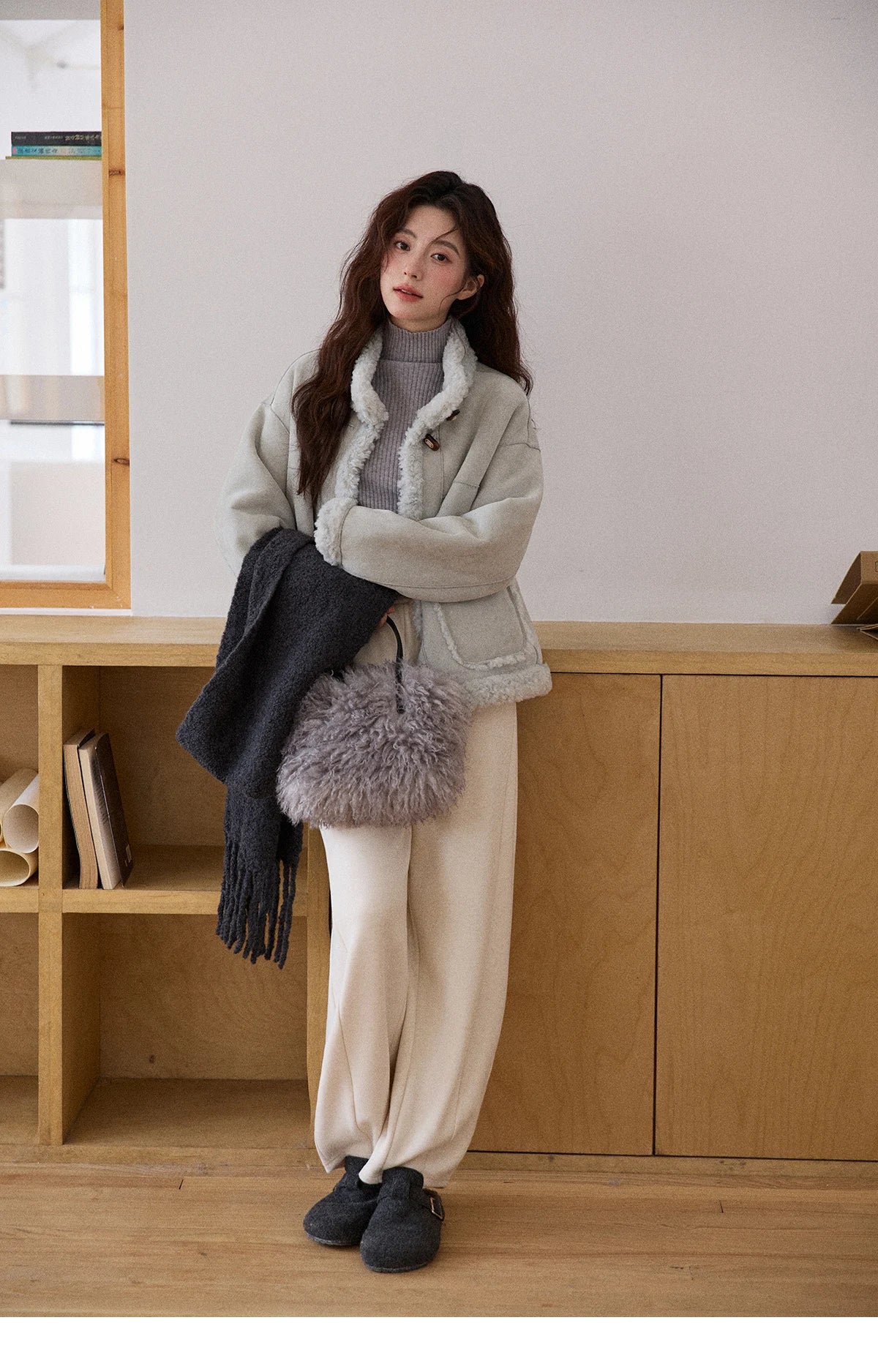 MISHOW Winter Jacket Women 2025 Elegant Luxury Suede Composite Fur Stand-up Collar Short Jacket Windproof Warm Coat MXE87W0941