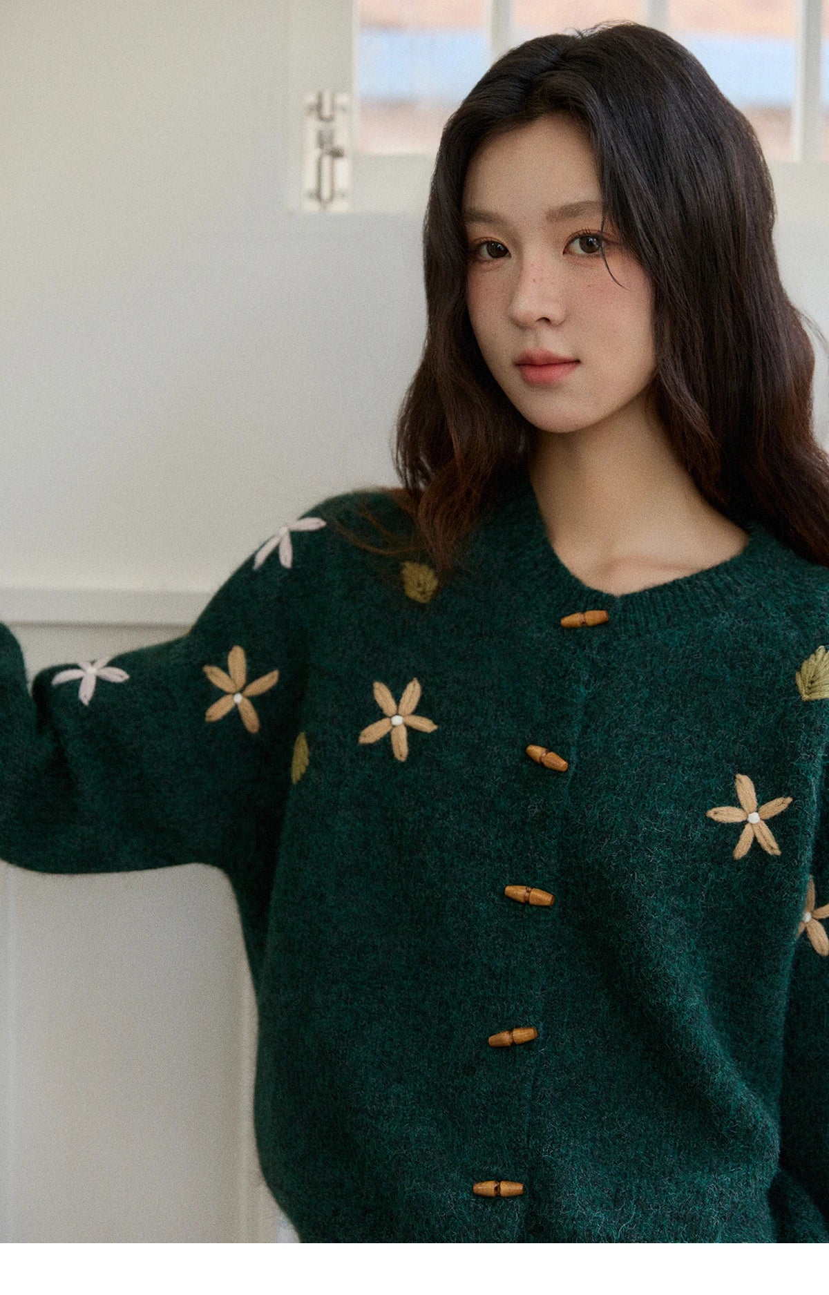 MISHOW Women's Winter Cardigan 2025 New Retro Flower Embroidery Green Knitted Cardigan Casual Long-sleeved Tops MXE86Z2729