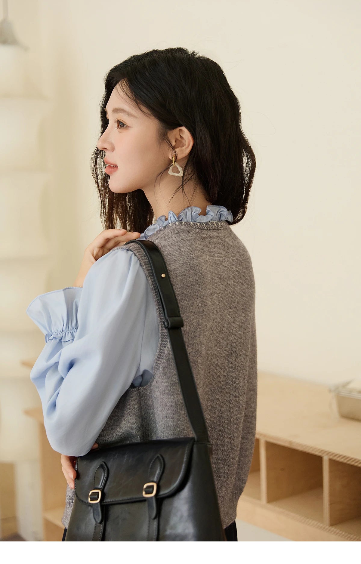 MISHOW Women's Knitted Vests 2025 Autumn Solid Embroidered Vest V-neck Tie Short Loose Outerwear Versatile Knit Top MXE45Z1397