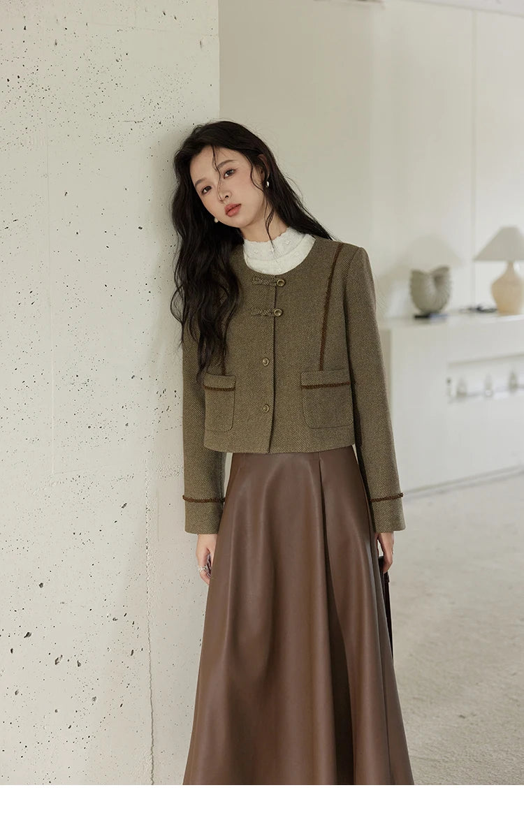 MISHOW Fashion Plaid Tweed Coat Women Premium Elegant Gentle Tweed Jacket Single Breasted Long Sleeve Loose Short Top MXD46W0449