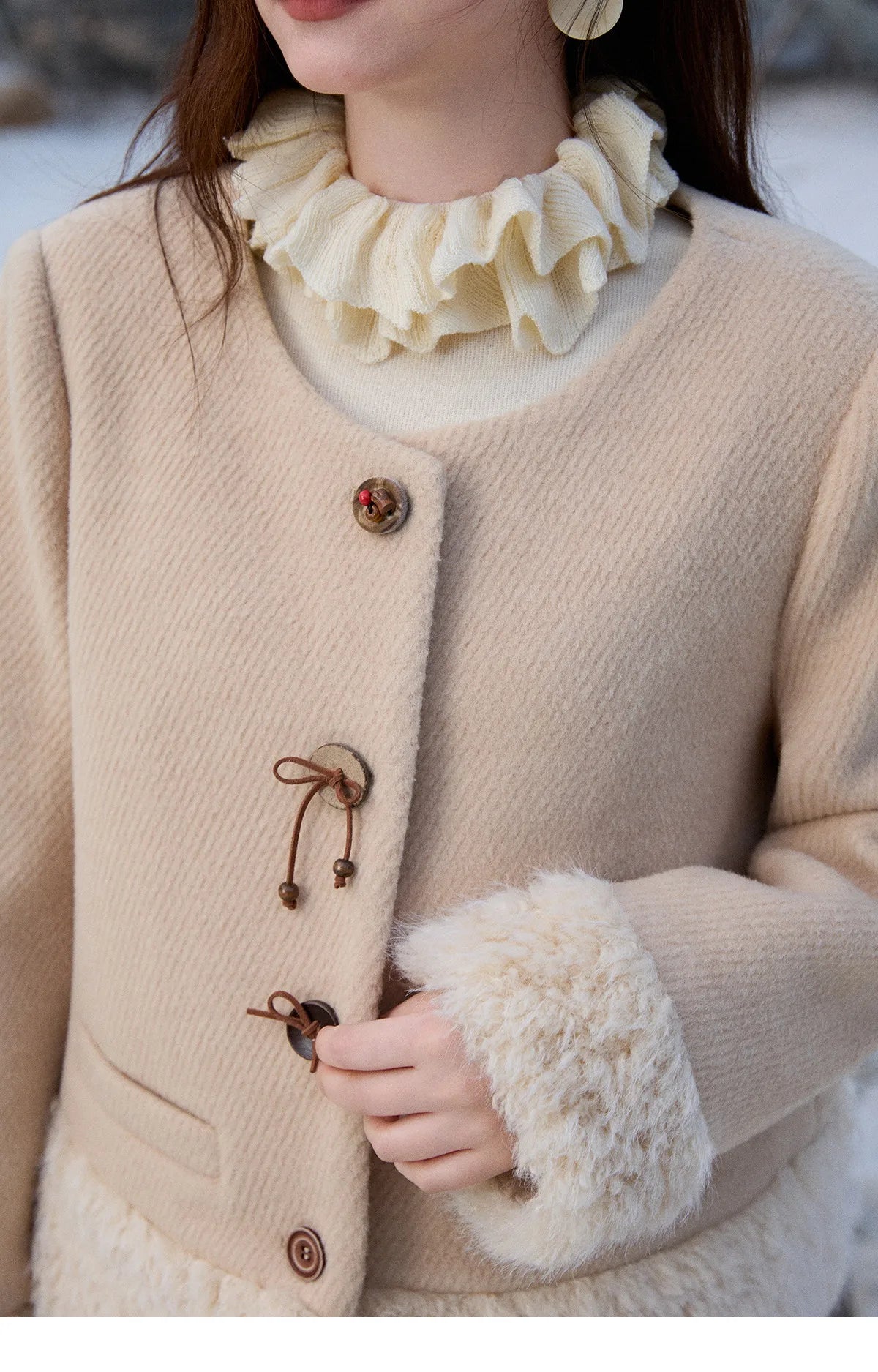 MISHOW Retro Apricot Wool Thickened Short Coat 2025 Winter Plush Splicing Coat Placket Vintage Handmade Buttons Coat MXE92W0998