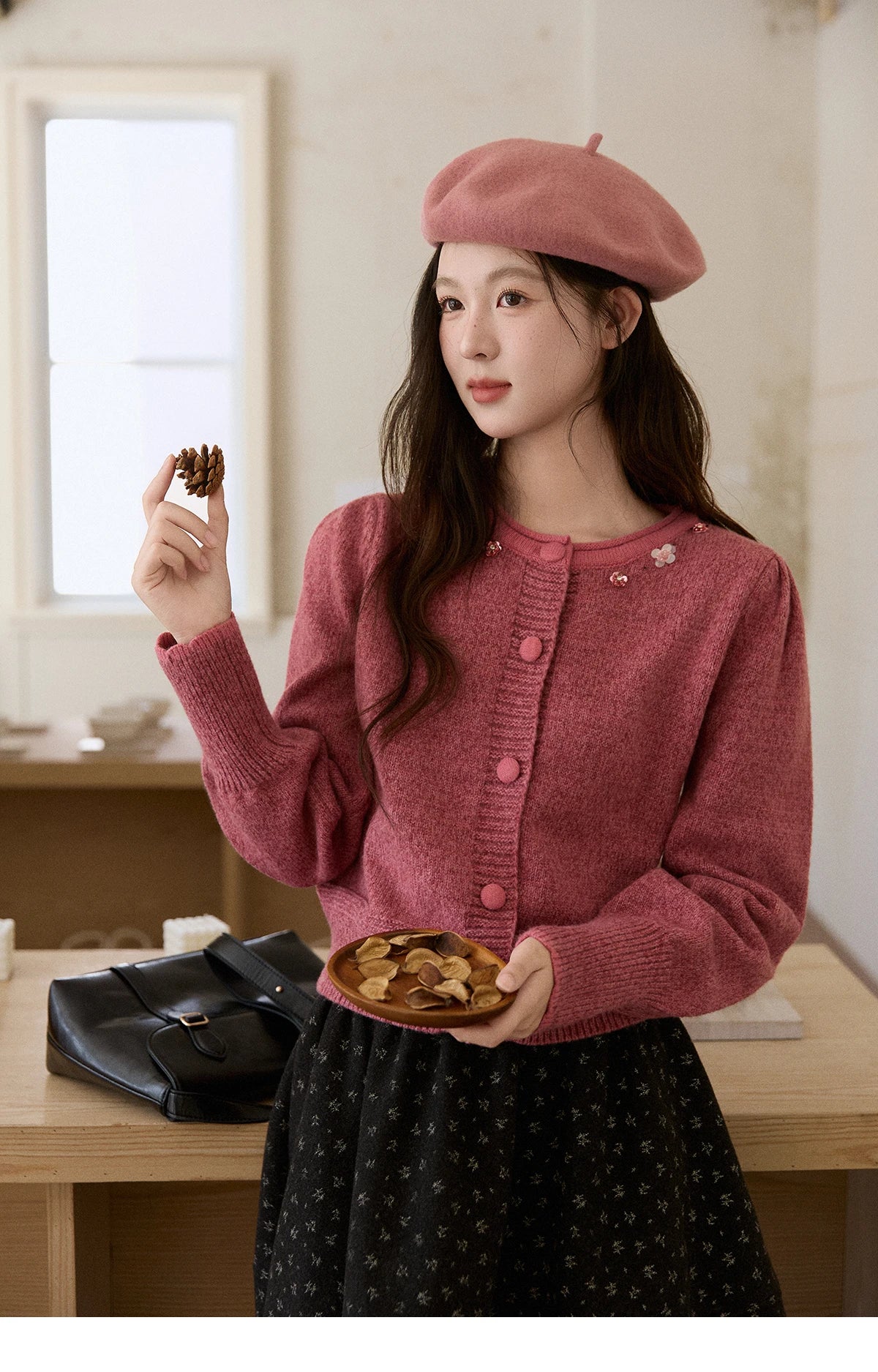 MISHOW Rose Red Sequin Beaded Floral Cardigan 2025 Winter Slight Puff Sleeve O-Neck Sweater Thick Warm Short Knitwear MXE93Z2808