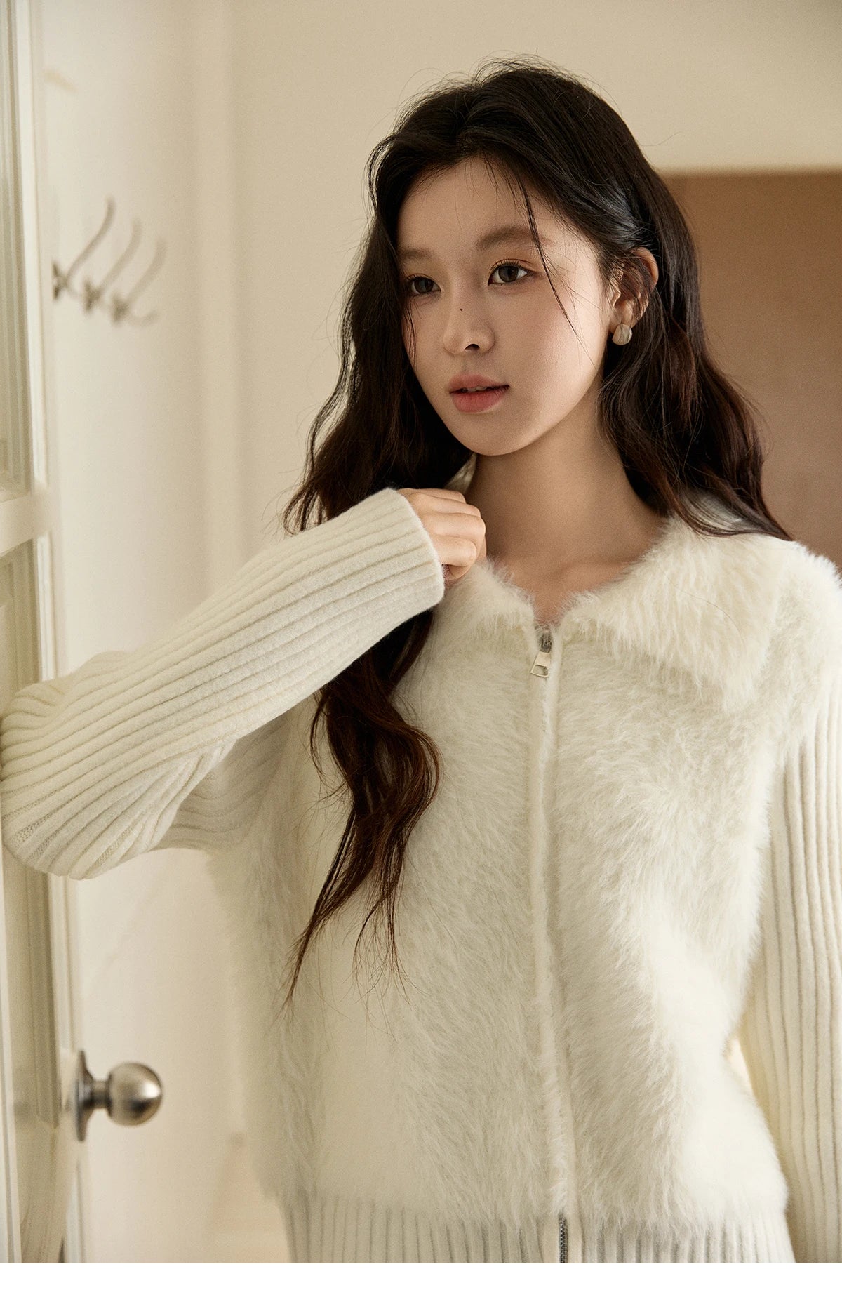 MISHOW Women's White Faux Fur Knit Cardigan 2025 Autumn Winter Fake Two-Piece Zipper Lapel Collar Warm Soft Outerwear MXE94Z2992