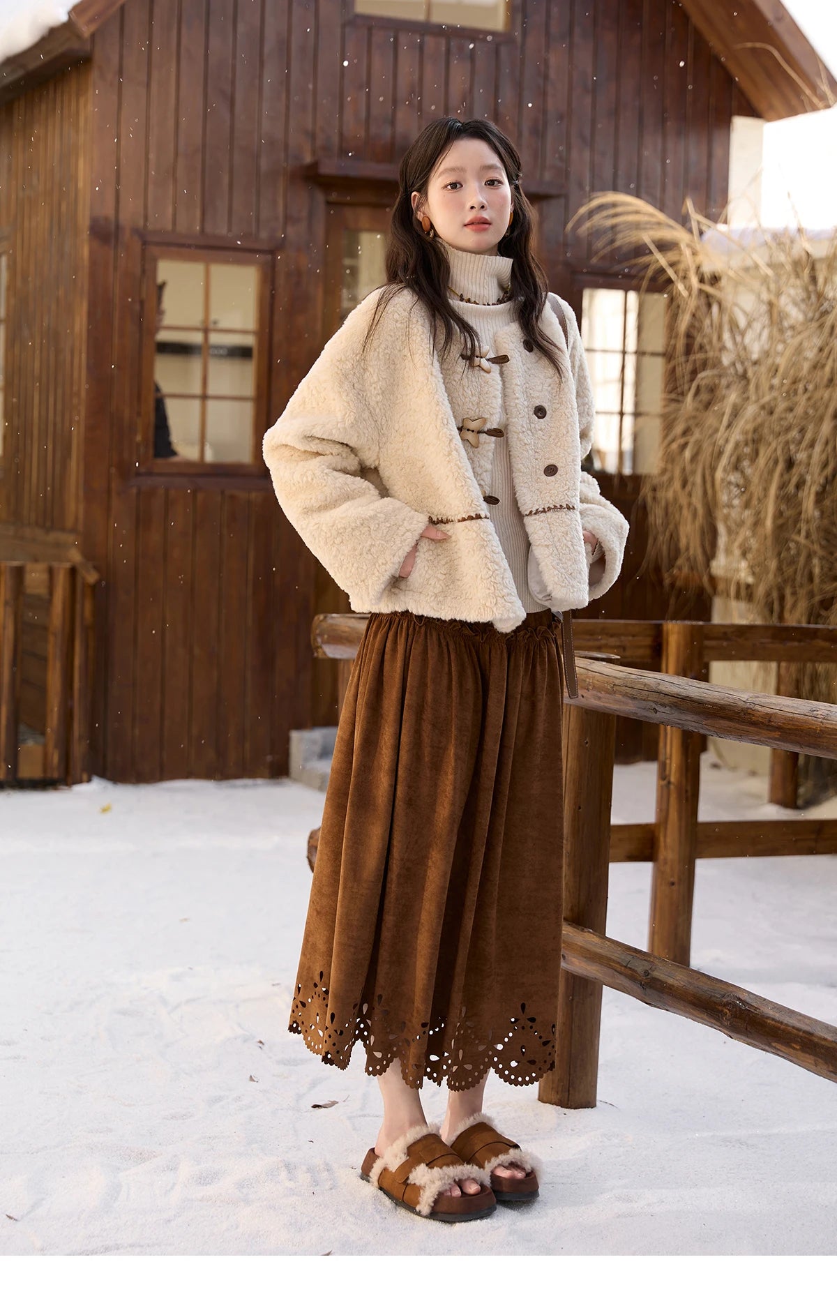 MISHOW Winter Jackets Women 2025 Retro Apricot Imitation Lambswool Coat Commuter Round Neck Single-breasted Jacket MXE51W0874