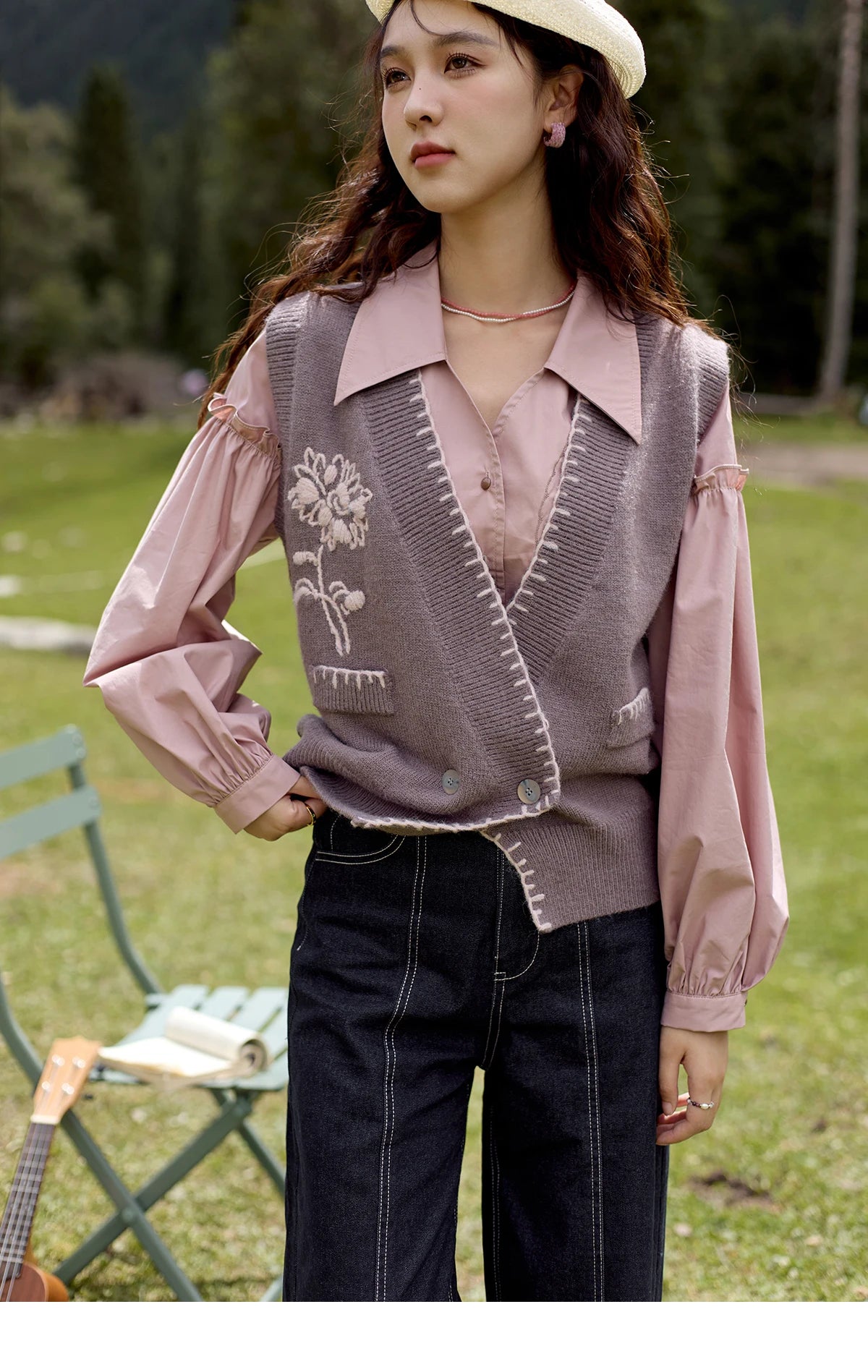 MISHOW Sleeveless Knitted Sweater Vest 2024 Autumn Arctic Velvet Sweater V-neck Towel Embroidered Hook Flower Tops MXD42Z0701