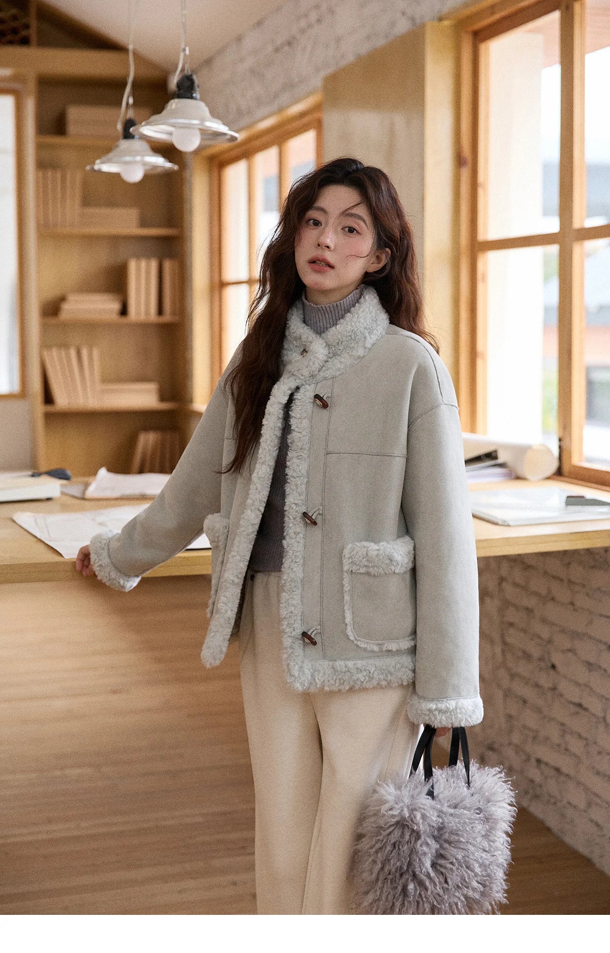 MISHOW Winter Jacket Women 2025 Elegant Luxury Suede Composite Fur Stand-up Collar Short Jacket Windproof Warm Coat MXE87W0941