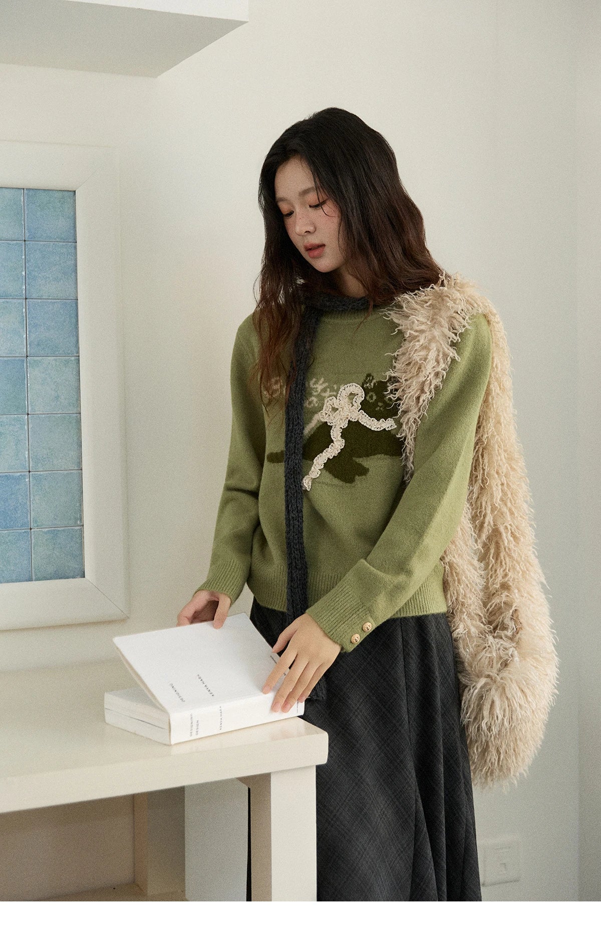 MISHOW Cat Jacquard Pullovers for Woman 2025 Winter Lazy Style Round Neck Three-dimensional Bow Loose Knit Sweater MXE86Z2750