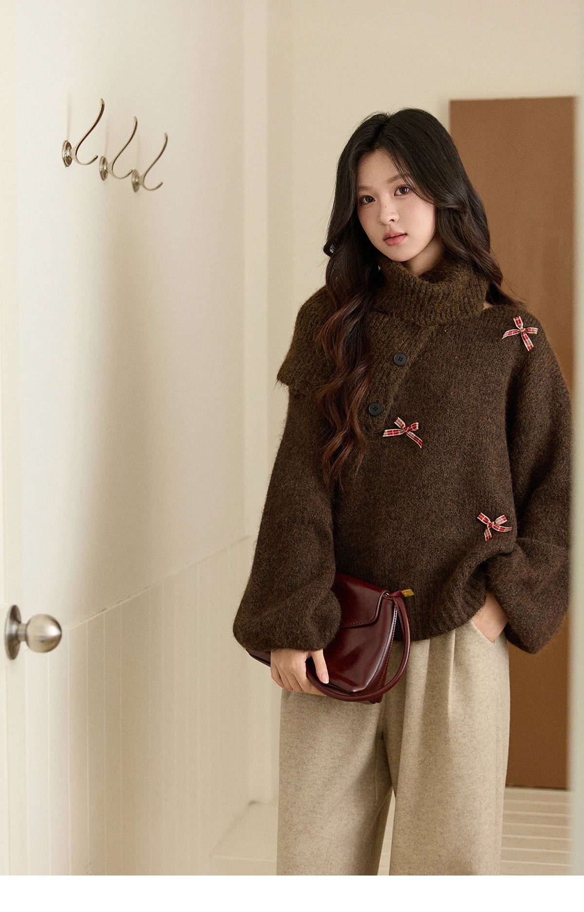 MISHOW Women's French Retro Plaid Bow Sweater 2025 Winter Detachable Shawl Collar Thick Lantern Sleeve Knitted Tops MXE93Z2946