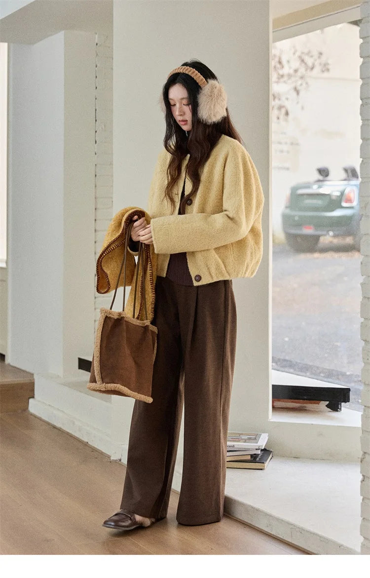 MISHOW Women's Brown Jacket 2025 Winter Retro Warm Round Neck Wool Quilted Coat Commute Short Loose Thick Coat Woman MXE87W0935