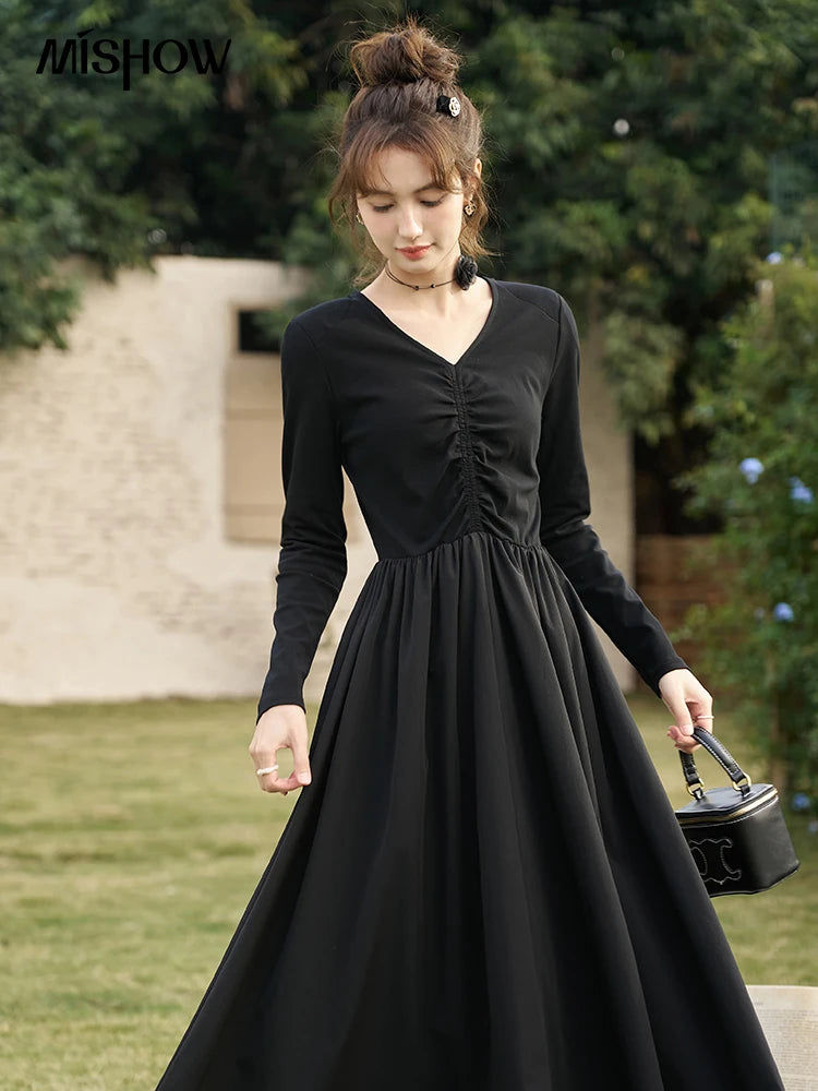 MISHOW Black Knitted Smocked Dresses for Women 2025 Autumn Hepburn V-neck Vintage Dresses Elegant A-line Midi Dress MXC59L1640