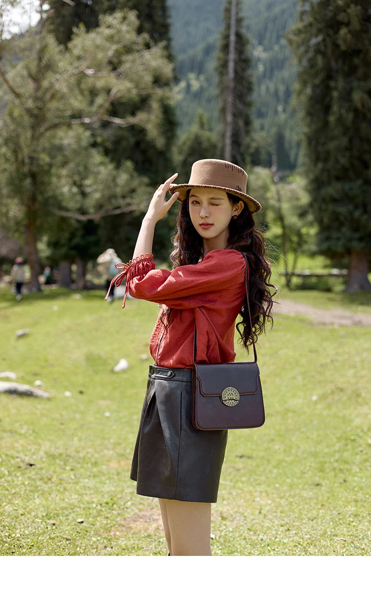 MISHOW French Retro Lace Collar Shirt for Women 2024 Autumn Bow Tie Top Lantern Sleeves Seven Quarter Sleeves Shirt MXD41X1621