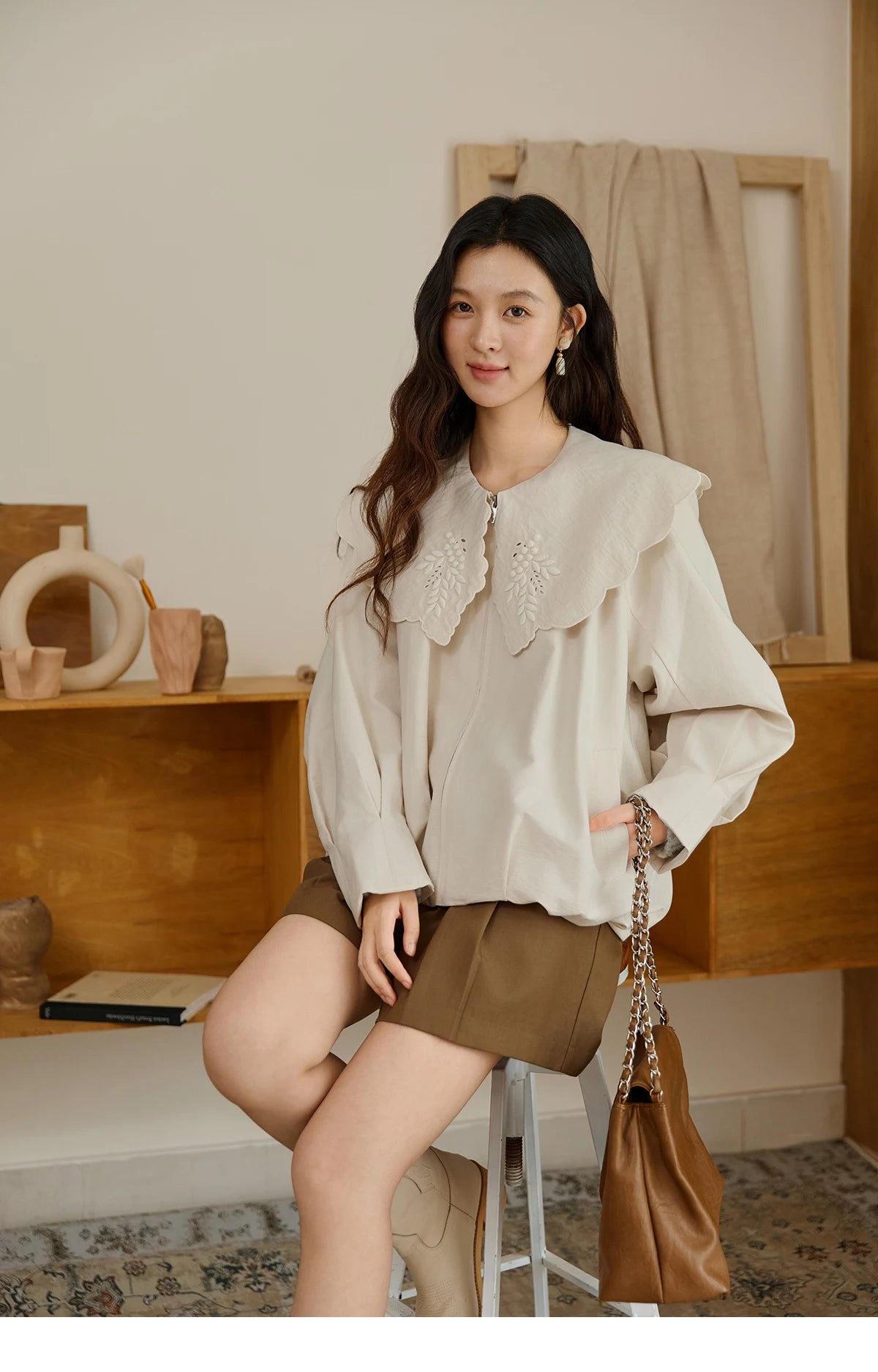 MISHOW Women's Wheat Sprout Embroidery Coat Autumn 2025 Beige Doll Collar Hem Folded Short Coats Loose Zipper Jackets MXE45W0860