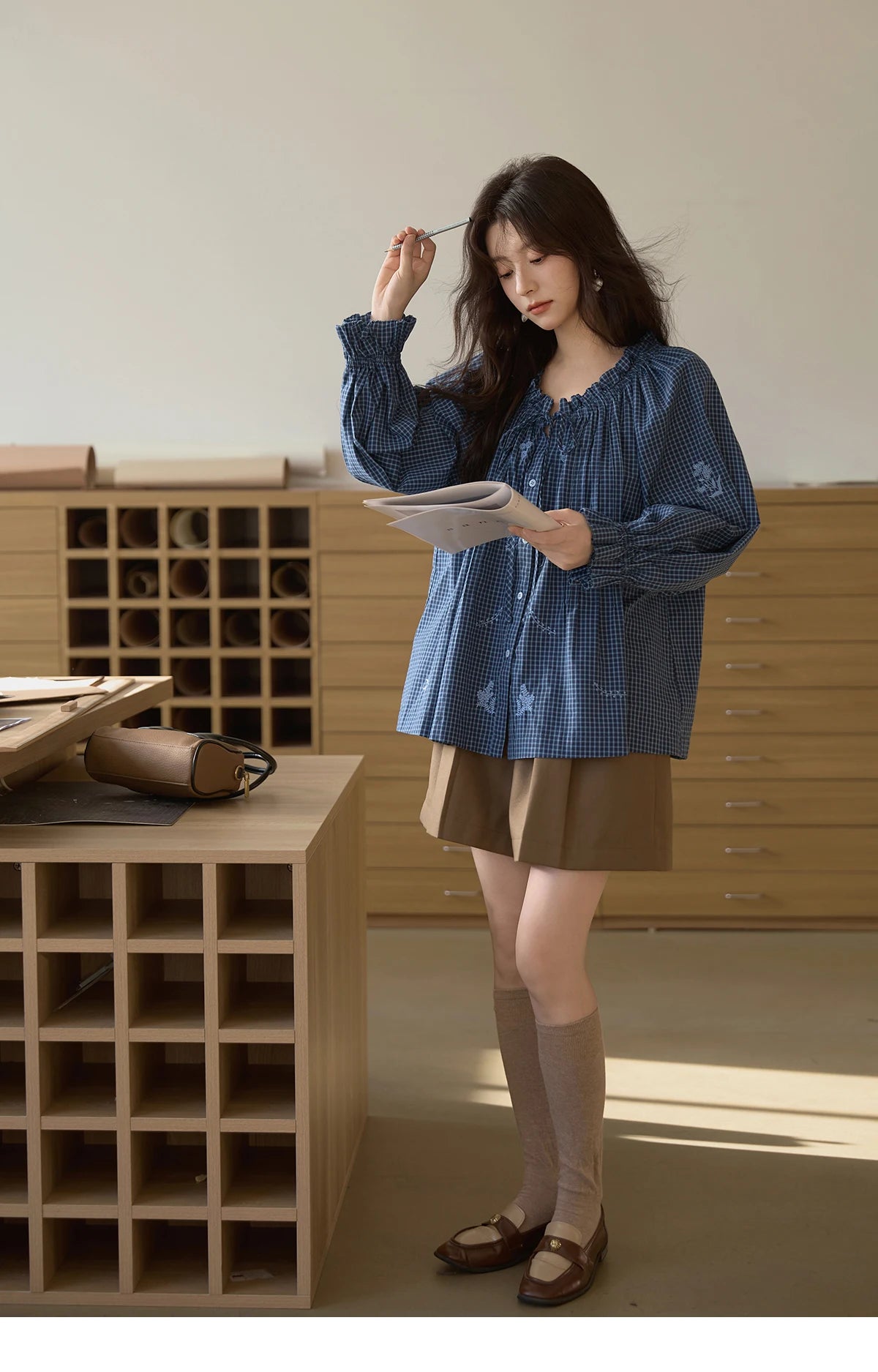 MISHOW Brown High Waist Shorts 2025 Three-dimensional I-shaped Pleated Hook Buckle Shorts Women Versatile Short Pants MXE41K1022