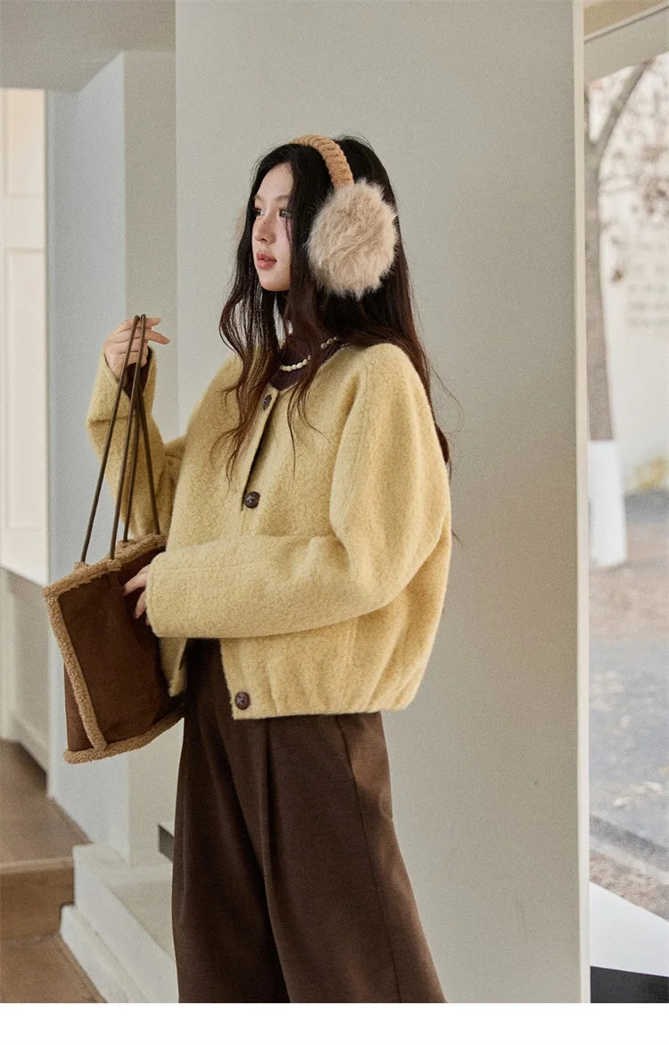 MISHOW Women's Brown Jacket 2025 Winter Retro Warm Round Neck Wool Quilted Coat Commute Short Loose Thick Coat Woman MXE87W0935
