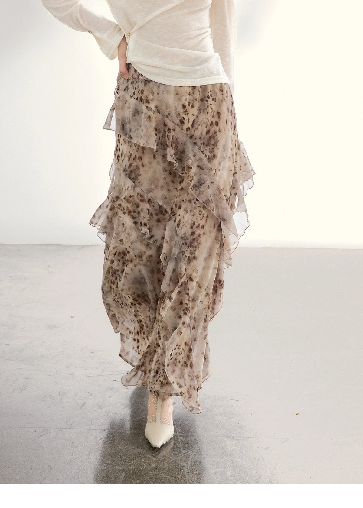 MISHOW Women's Leopard Print Maxi Skirt Spring Ruffled Chiffon Elastic Waist Skirts Casual Retro Flowy Long Skirt MXF108B0772