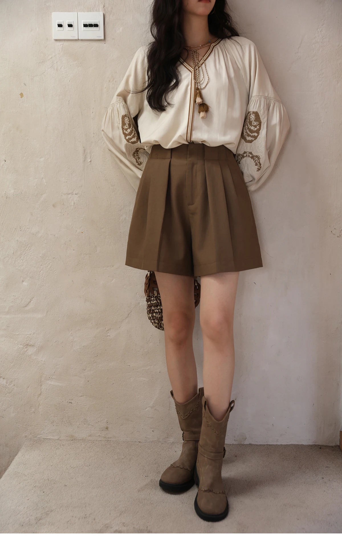 MISHOW Brown High Waist Shorts 2025 Three-dimensional I-shaped Pleated Hook Buckle Shorts Women Versatile Short Pants MXE41K1022