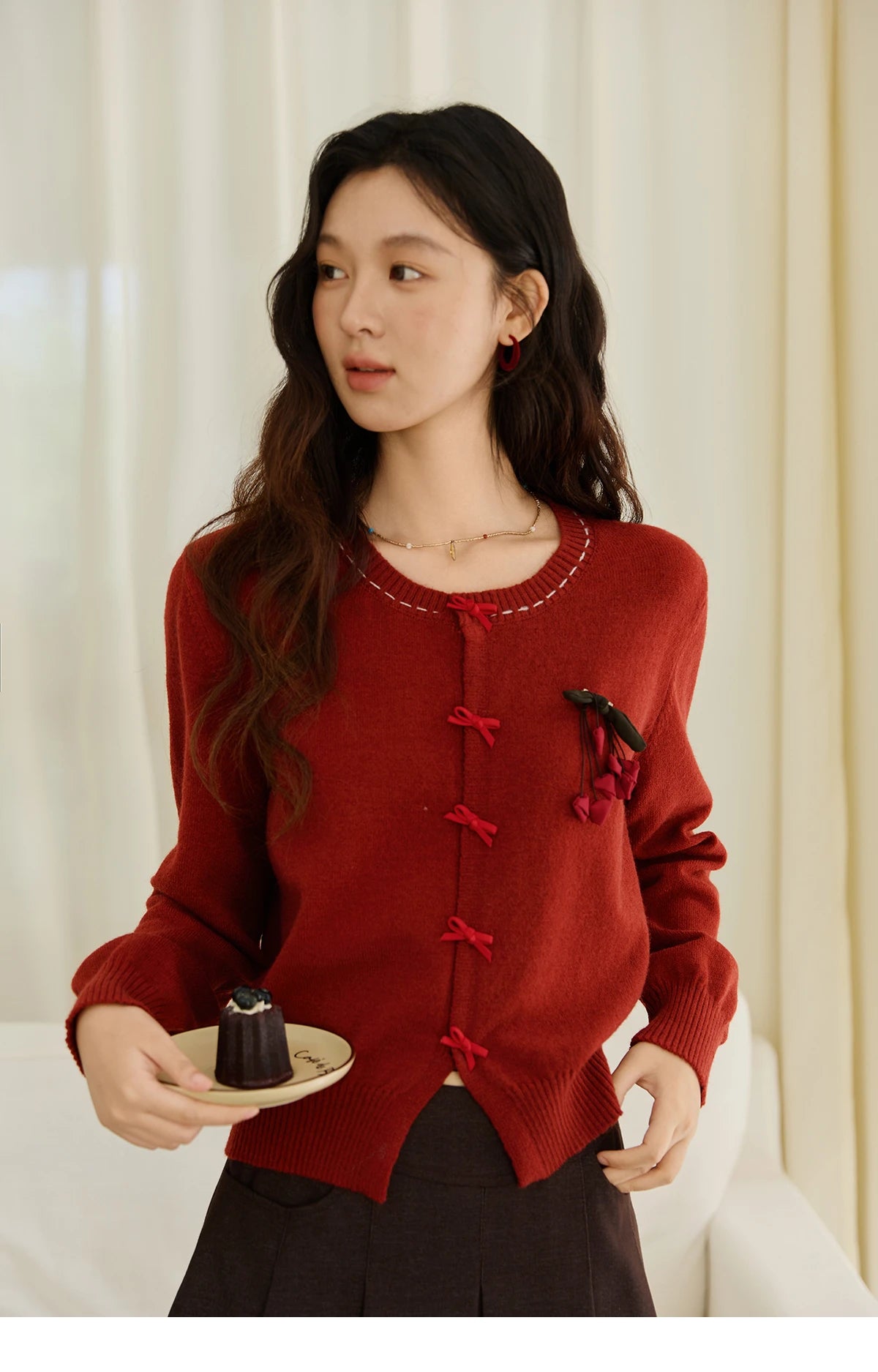MISHOW Christmas Soft Knitted Cardigan Autumn Bow Placket Retro with Brooch Lantern Sleeve Sweaters O Neck Solid Top MXE45Z1377