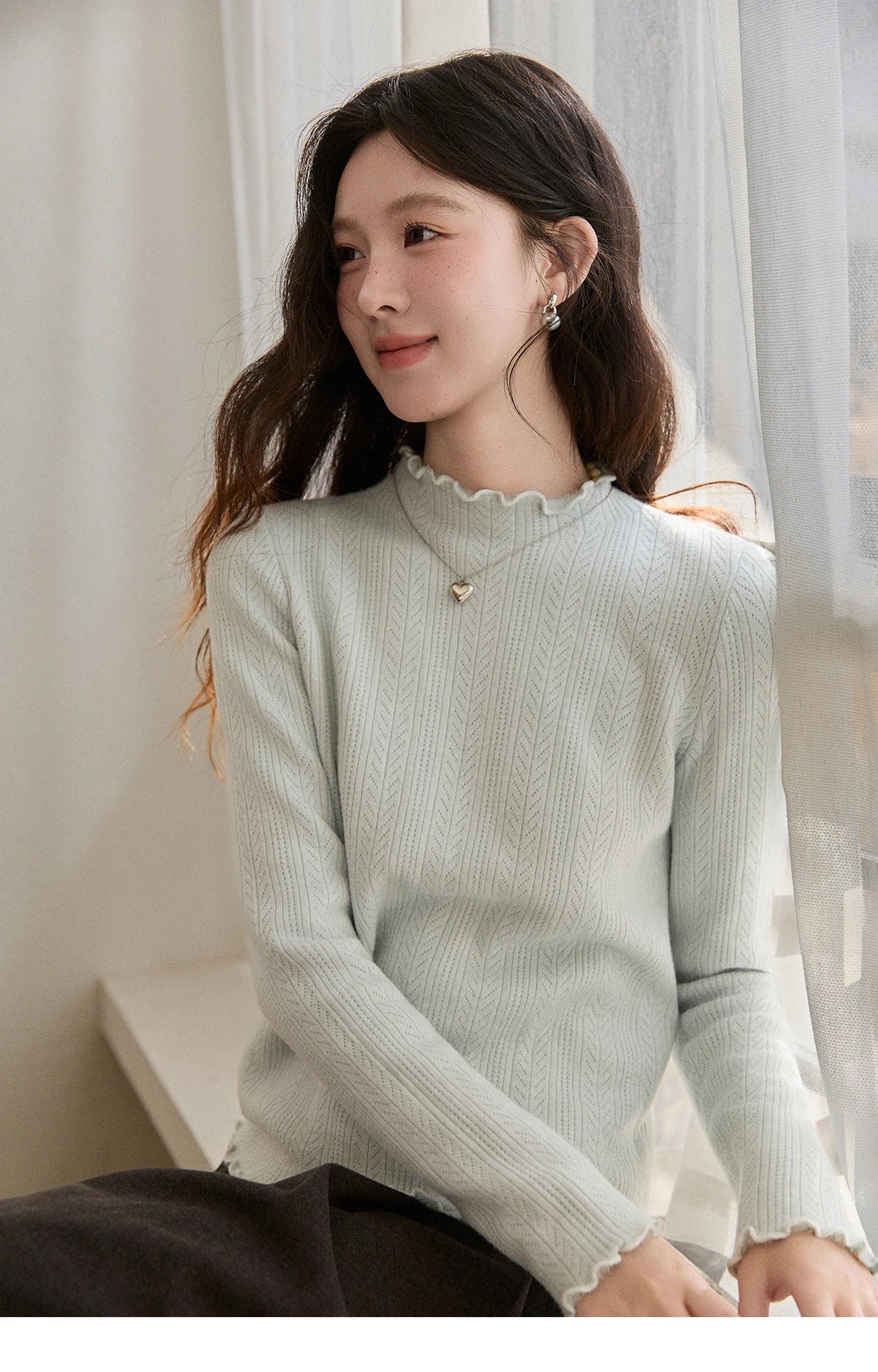 MISHOW Women's One Piece Velvet Thickened Bottom Tops 2025 Winter Versatile Black Fungus Edge Collar Knitted Tops MXE88Z2597