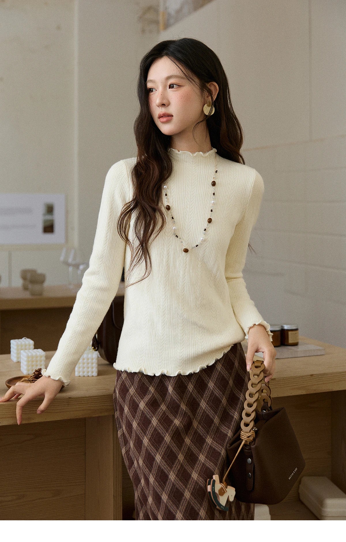 MISHOW Women's One Piece Velvet Thickened Bottom Tops 2025 Winter Versatile Black Fungus Edge Collar Knitted Tops MXE88Z2597