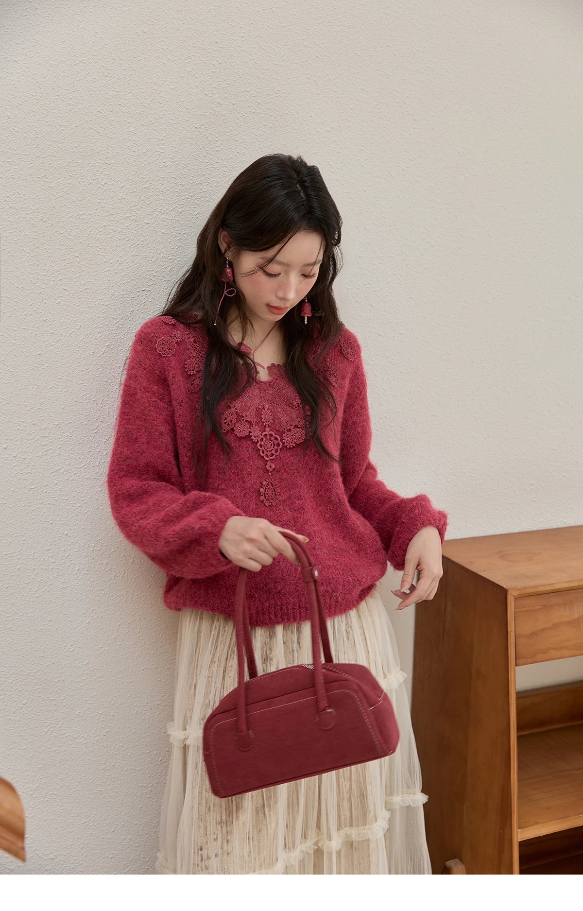 MISHOW Pink Lace Wool Sweater for Woman 2025 Winter Sweet Style V-neck Pullover Casual Loose Lantern Sleeve Sweater MXE51Z2632