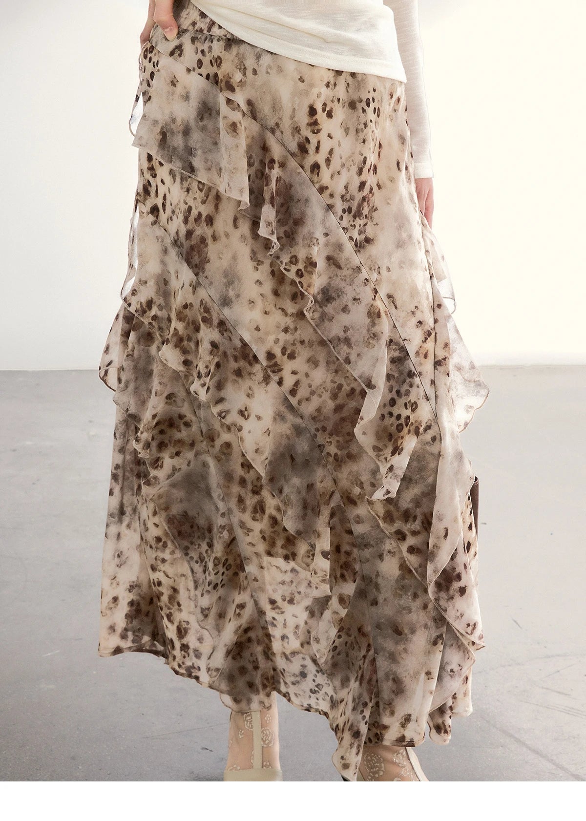 MISHOW Women's Leopard Print Maxi Skirt Spring Ruffled Chiffon Elastic Waist Skirts Casual Retro Flowy Long Skirt MXF108B0772