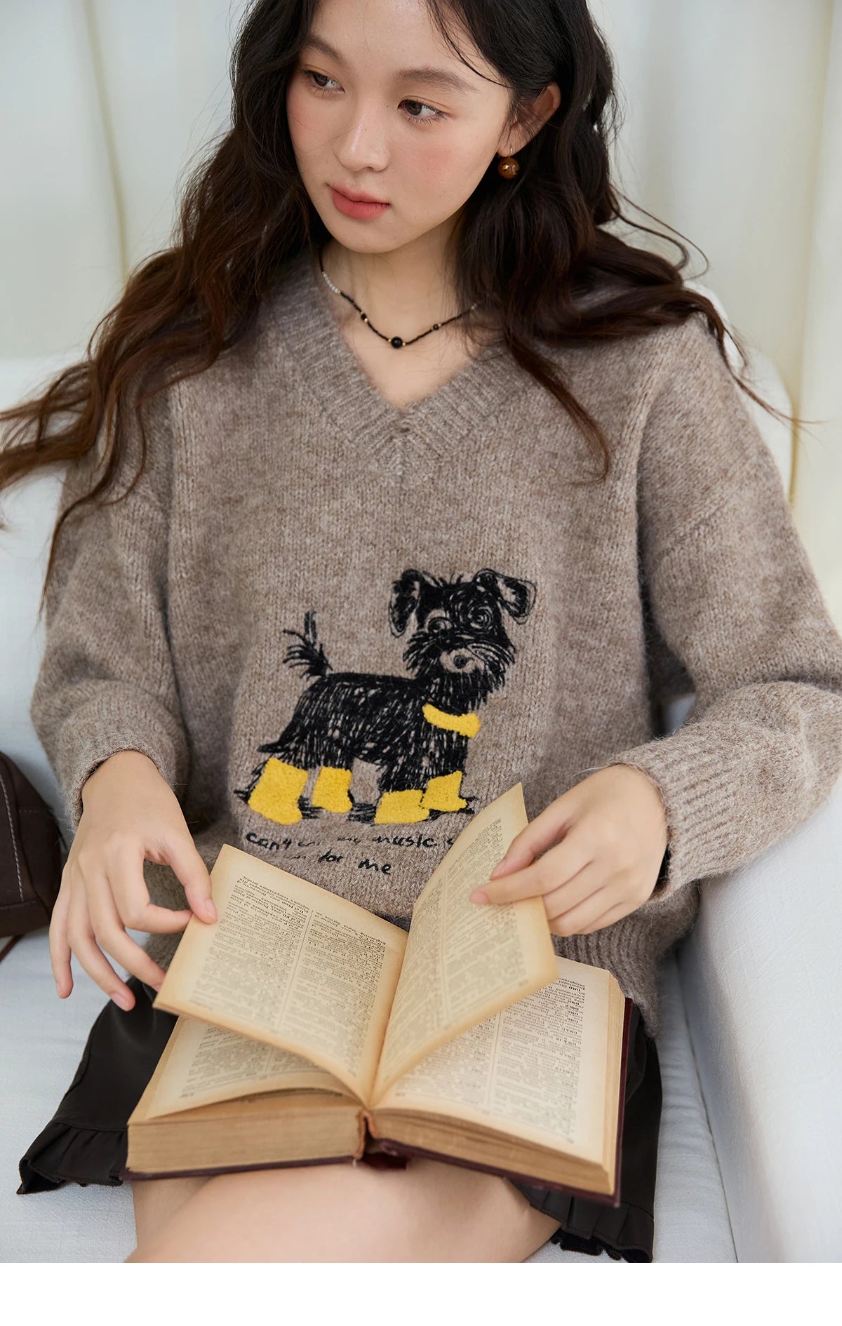 MISHOW Women's Long Sleeve Pullovers 2025 Autumn Winter New Puppy Embroidery Loose Casual V Neck Knit Sweater Luxury MXE48Z2570