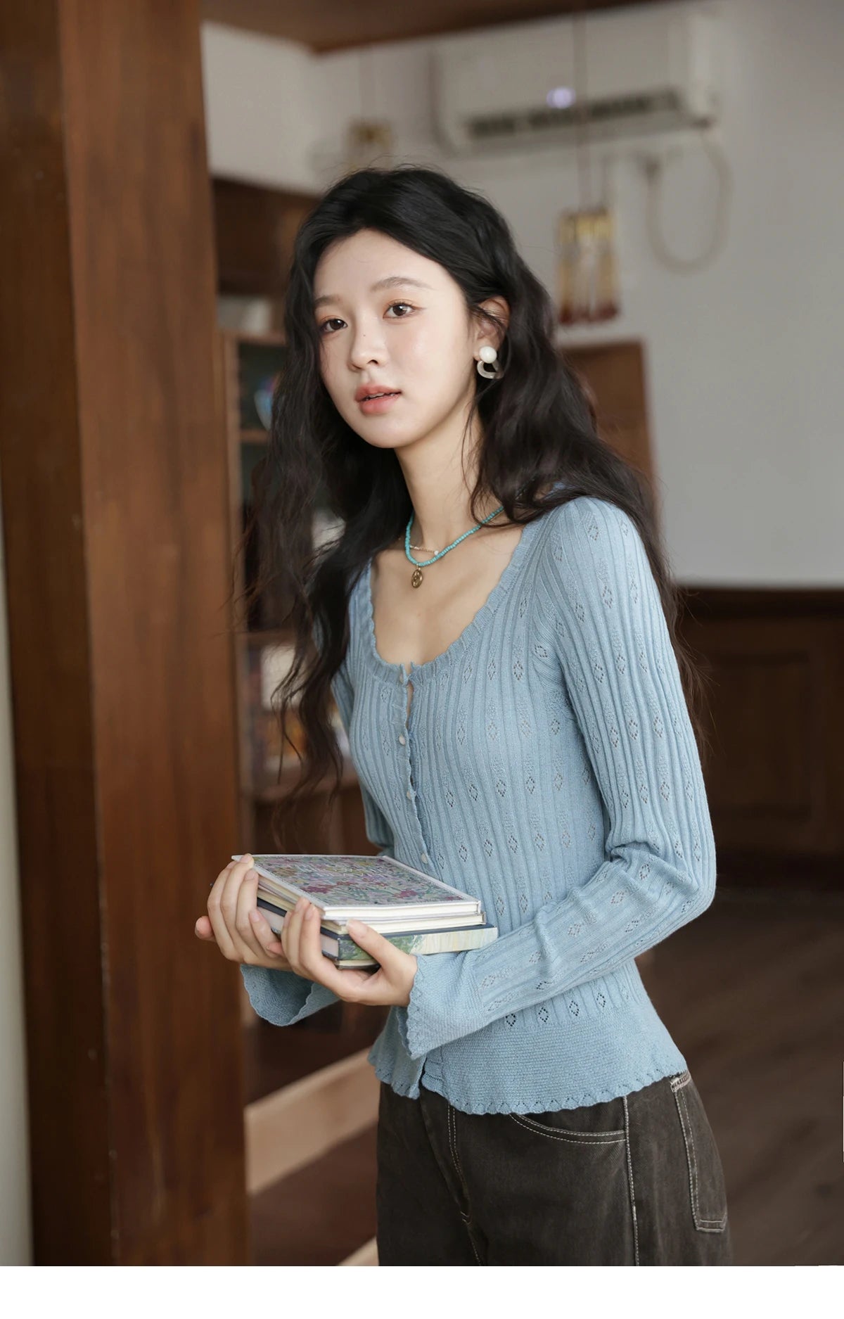 MISHOW Pit Stripe Thin Knitted Sweater for Women Autumn 2025 French Retro Round Neck Cardigan Temperament Casual Top MXE42Z1374