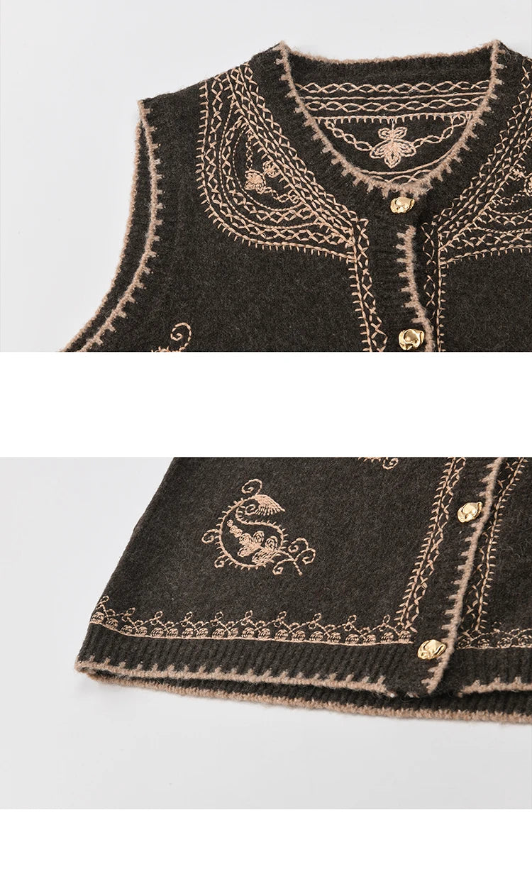 MISHOW Patterned Embroidered Vest for Women 2025 Retro Crew Neck Sleeveless Knitted Vest Commute Women's Winter Vest MXE86Z2745
