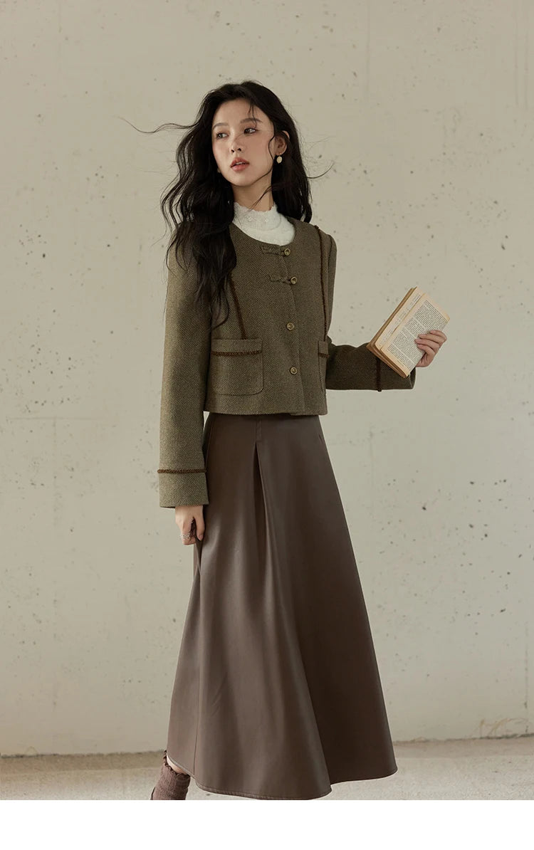 MISHOW Fashion Plaid Tweed Coat Women Premium Elegant Gentle Tweed Jacket Single Breasted Long Sleeve Loose Short Top MXD46W0449