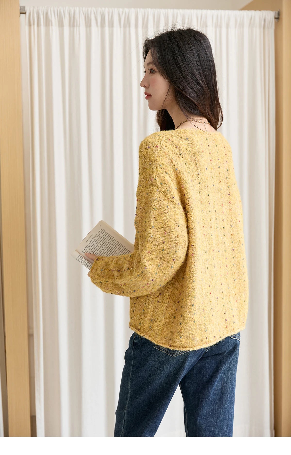 MISHOW Women Long Sleeve Tops 2025 Autumn Retro Yellow Sequins V-neck Sweater Knitted Comfortable Casual Pulllovers MXE47Z2572