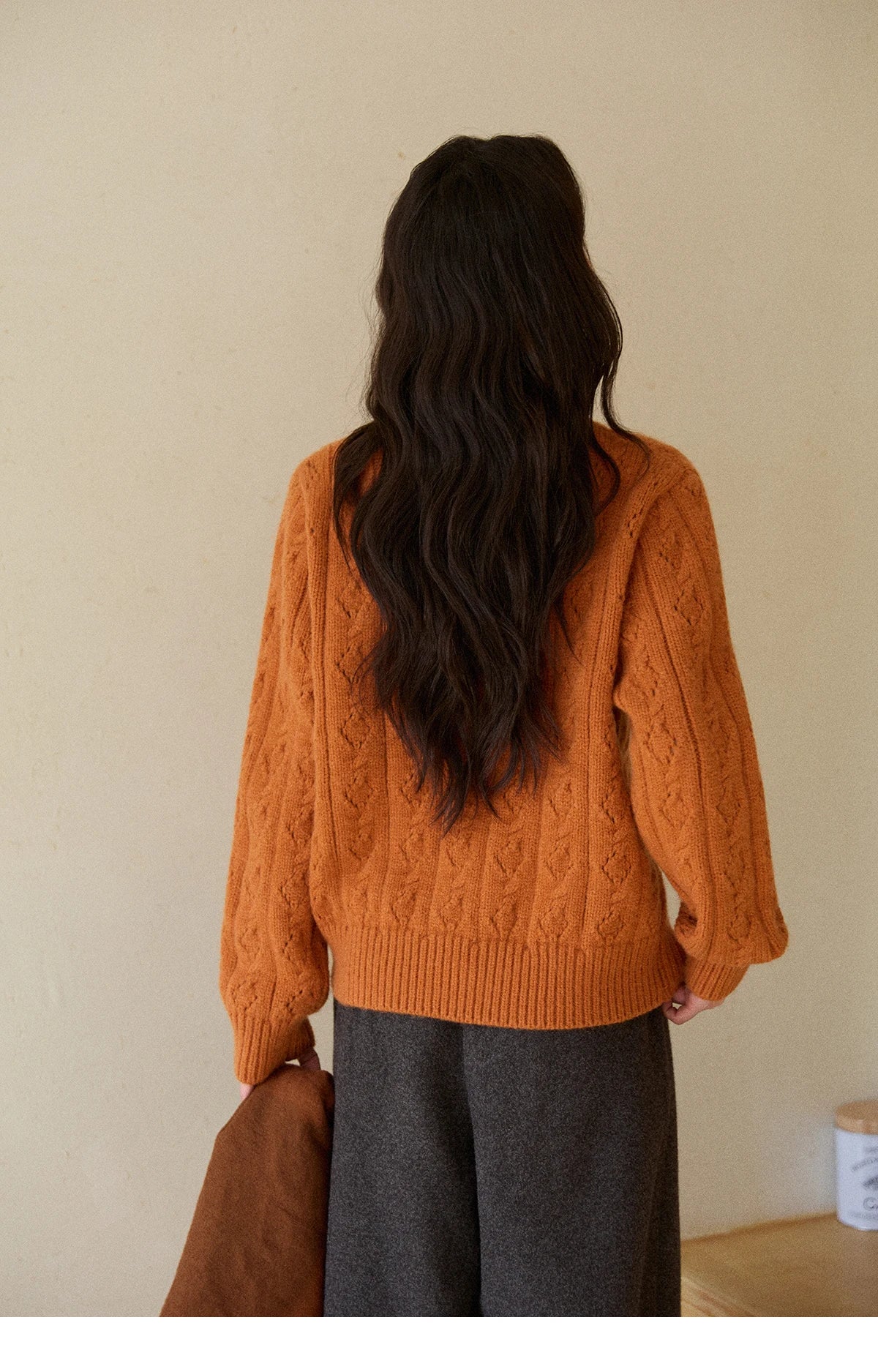 MISHOW Cardigan Woman 2025 Winter Fashion Orange Cable Knit Cardigan Floral Embroidery Retro O-neck Thick Knit Top MXE86Z2737