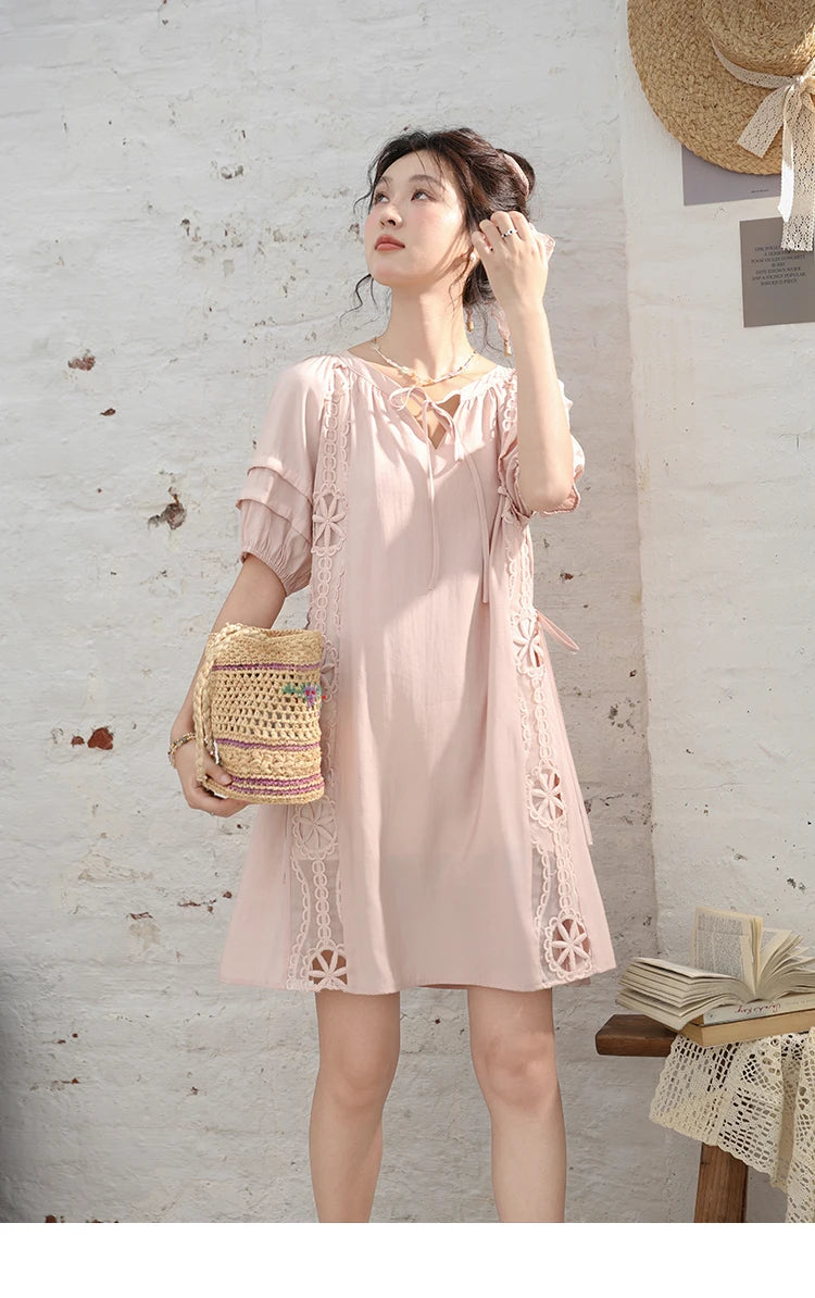 MISHOW Vacation Tea Break Sweet Dress 2024 Summer French Temperament Hollowed Out Dresses Embroidered Lace-up Dress MXD30L1950