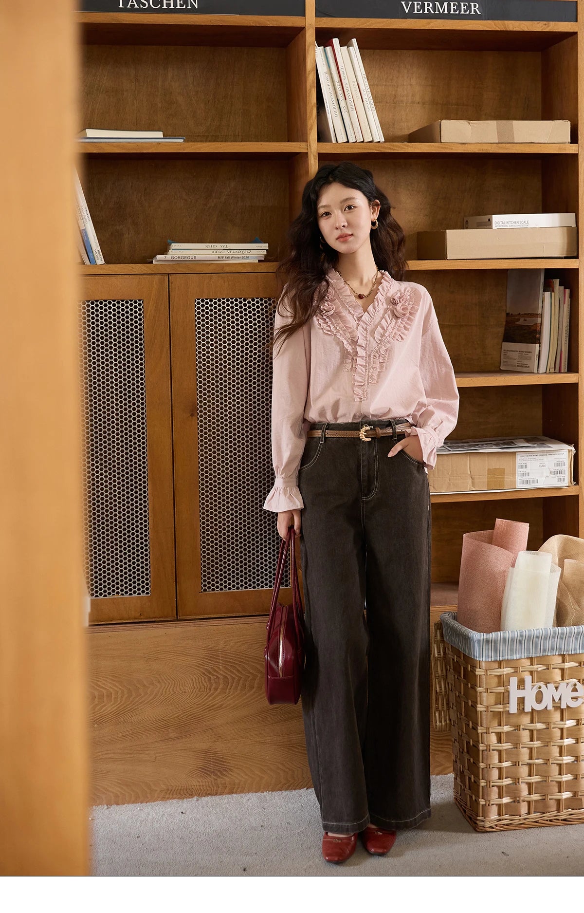 MISHOW Hand Sewn Rose Blouse for Women Autumn 2025 V-neck Edible Tree Fungus Edge Tops Sweet Lantern Sleeves Blouses MXE44X2470