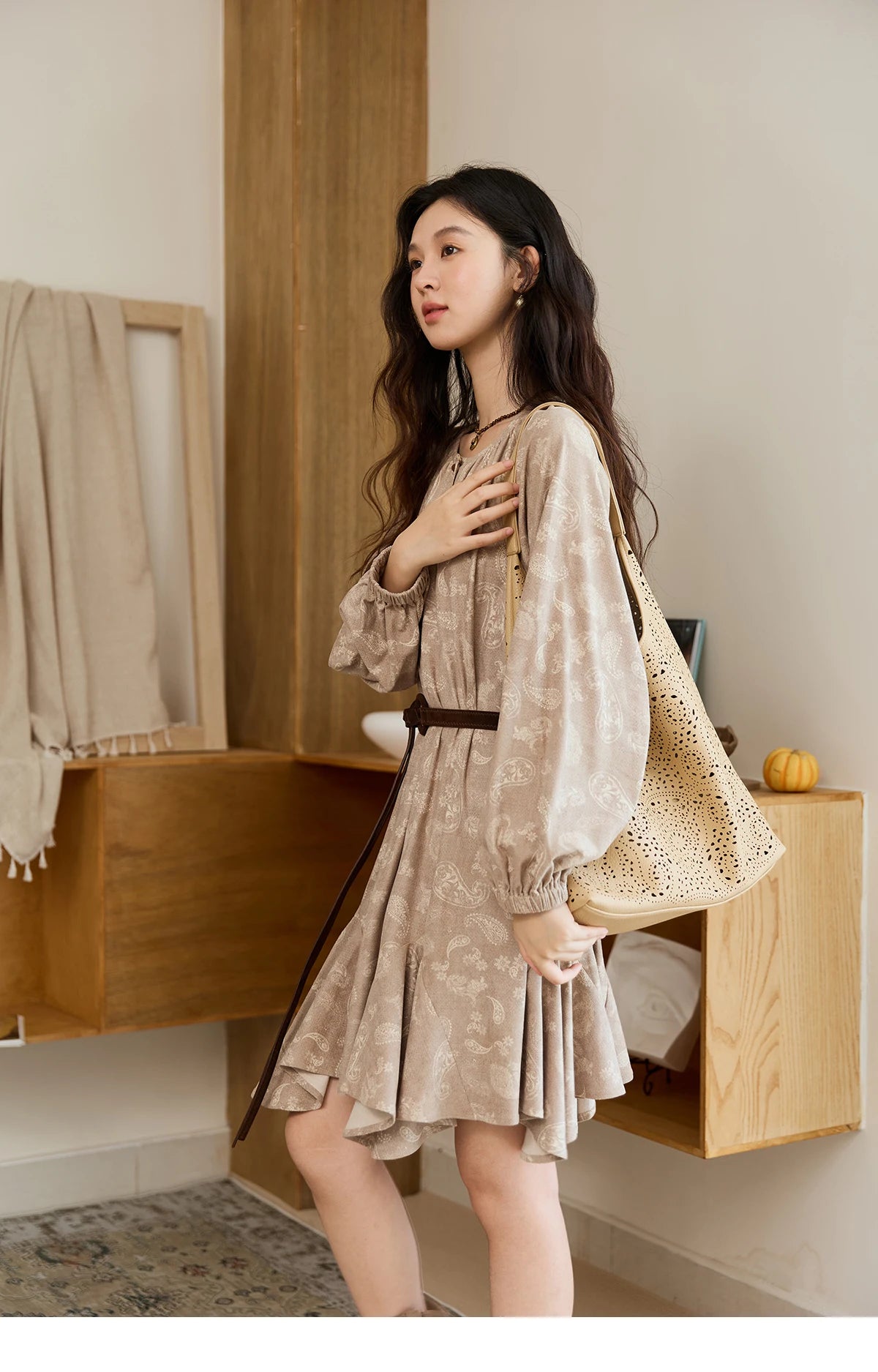 MISHOW Cashew Flower Dress Woman 2025 Autumn Retro Waist Irregular Hem Mid-length Dress Commuter Long Sleeves Dress MXE48L2513