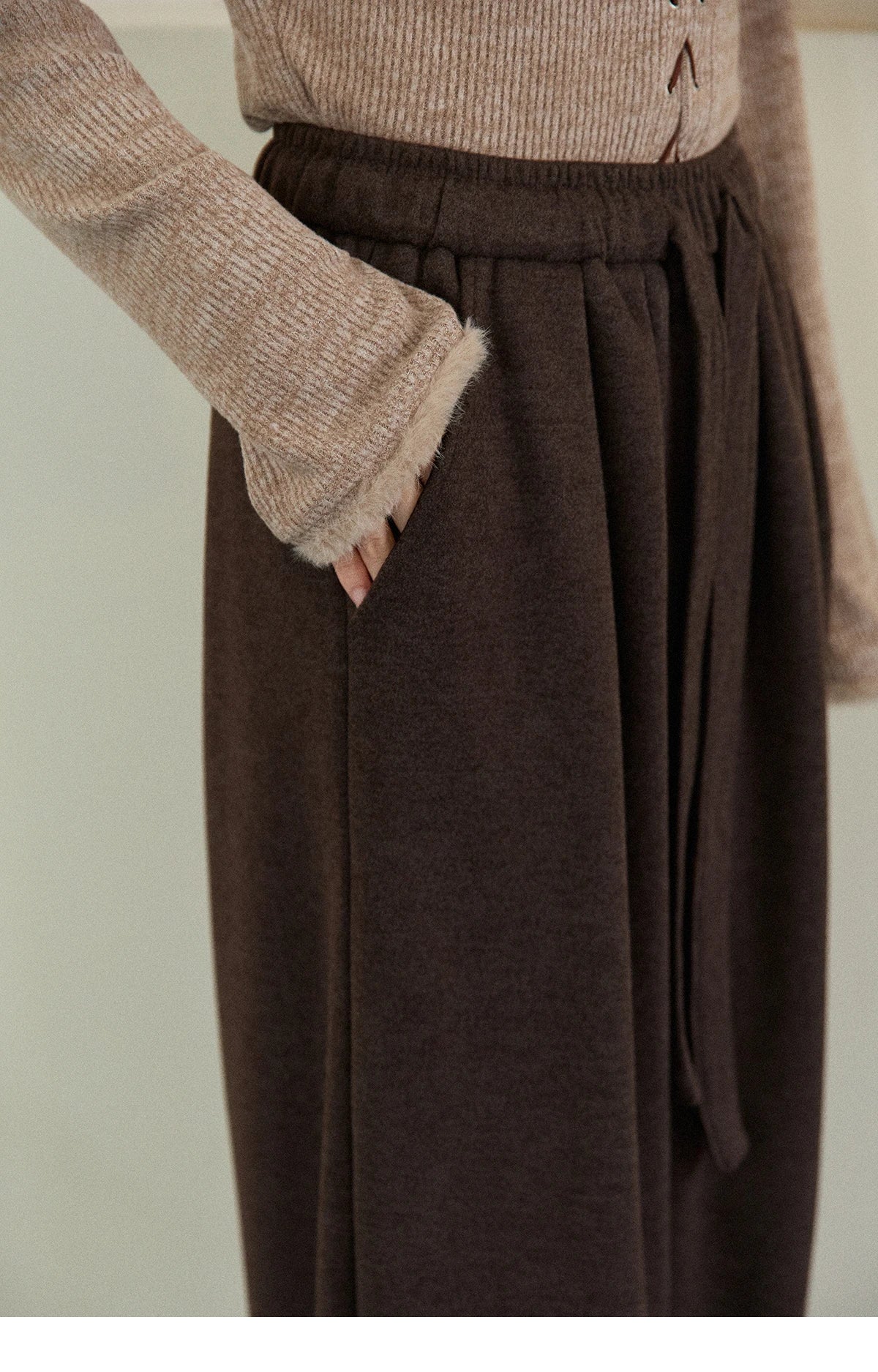 MISHOW Brown Wide-leg Pants for Women2025 Winter Thickened Warm Drawstring Waistband Retro Casual Trousers Woman MXE87K1126