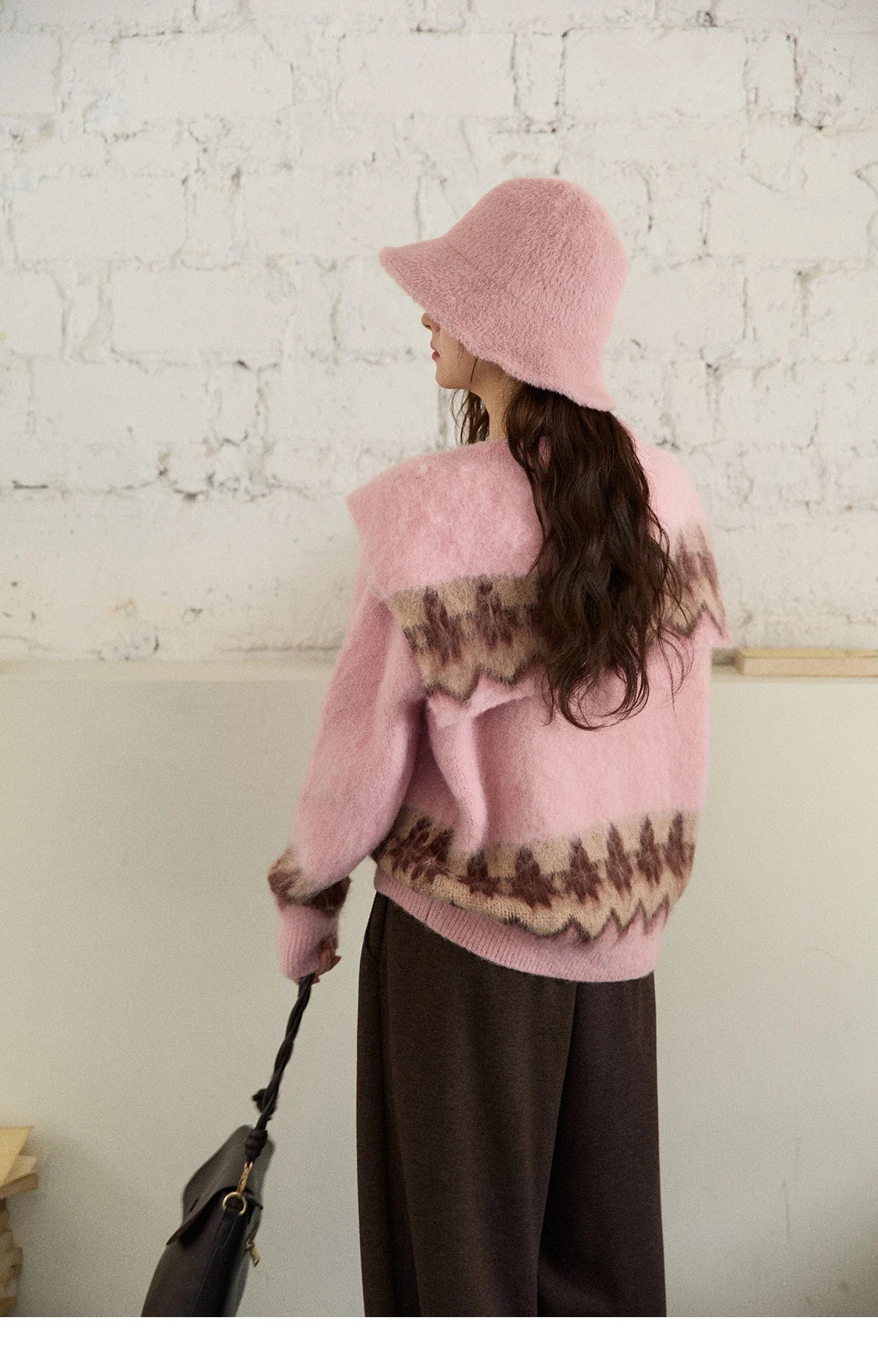 MISHOW Jacquard Pullovers for Women 2025 Winter Fashion Retro Geometric Pattern V-Neck Knitted Sweater with Shawl MXE86Z2654