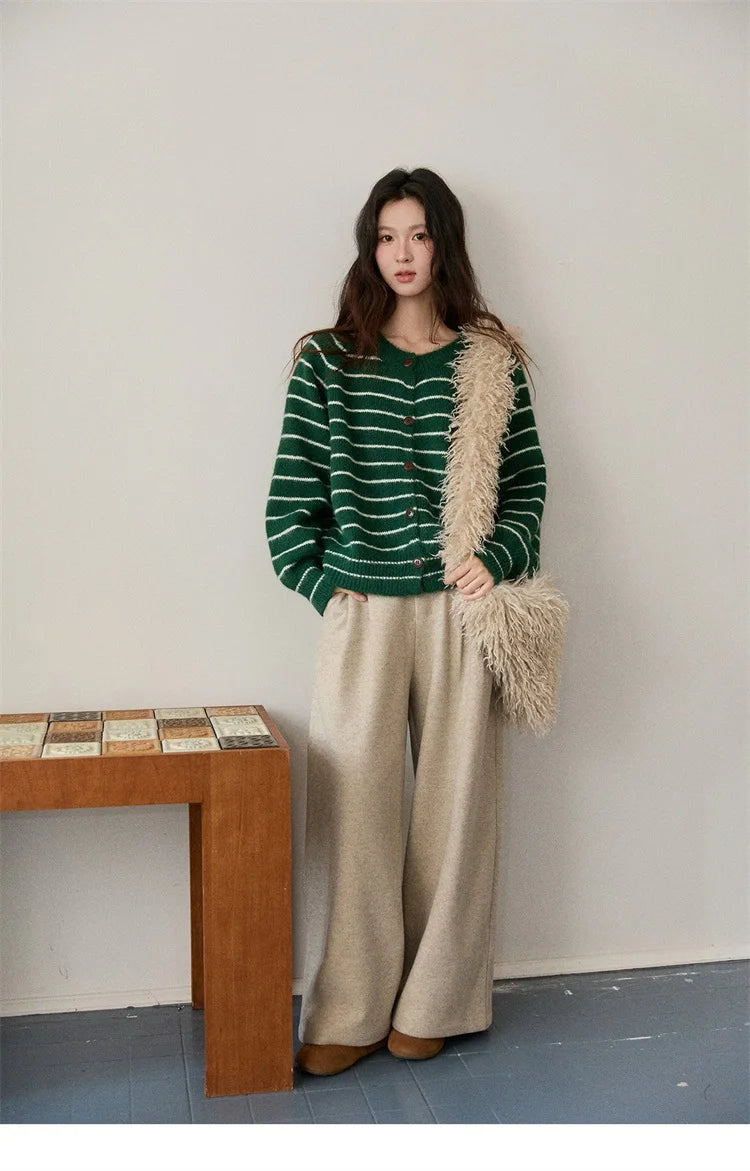 MISHOW Women's Winter Pants 2025 Retro Trousers with Three-dimensional Pleats Pants Pocket Decoration Wide Leg Pants MXE90K1129