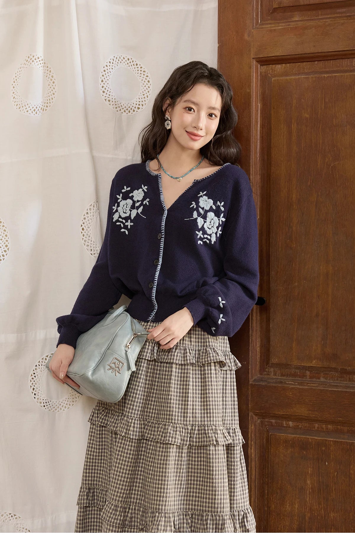 MISHOW Dark Blue Cardigan Women 2025 Autumn New French Vintage Embroidered Knit Cardigan Casual Round Neck Sweater MXE45Z1381