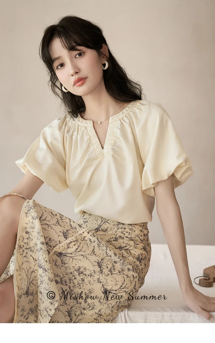 MISHOW Women's Blouses 2023 Summer French Elegant Solid V-Neck Short Sleeve Pullover LOOSE female Puff Sleeve Tops MXC38X0043