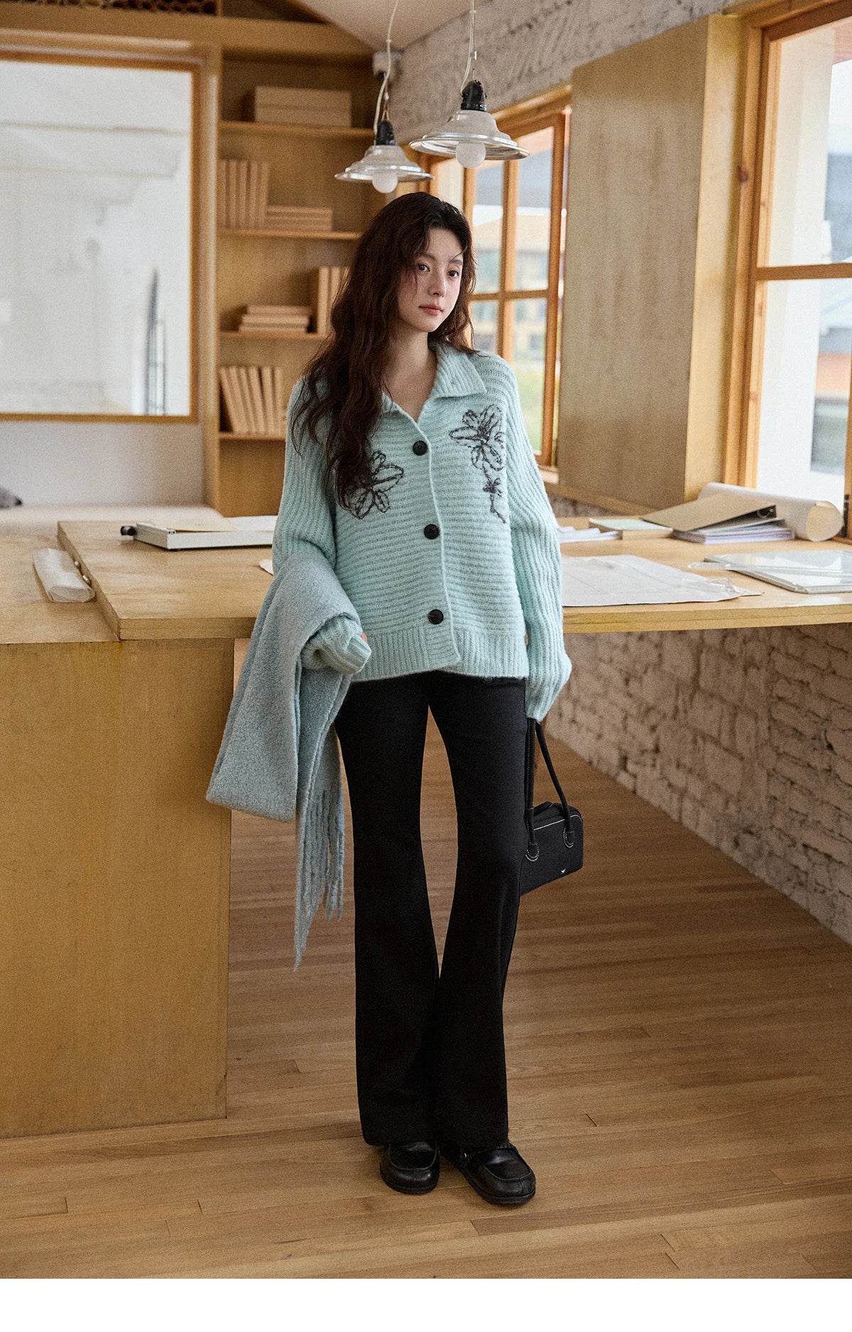 MISHOW Flower Jacquard Knit Cardigan Woman 2025 Winter Retro Luxury Loose Blue Stand-up Collar Outerwear Casual Top MXE86Z2665