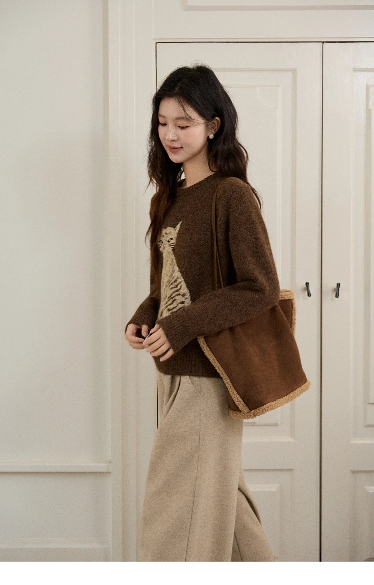 MISHOW Women's Brown Knitted Sweater 2025 Autumn Winter Cat Pattern Jacquard Crew Neck Sweaters Loose Pullover Tops MXE94Z2991