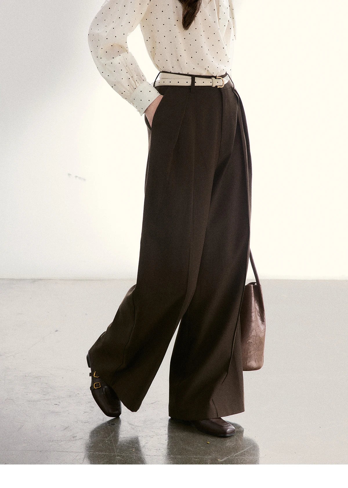 MISHOW Women's Dark Brown Wide Leg Pants 2026 Spring High Waist Pleated Pants Back Elastic Waist Casual Trousers MXF108K1010