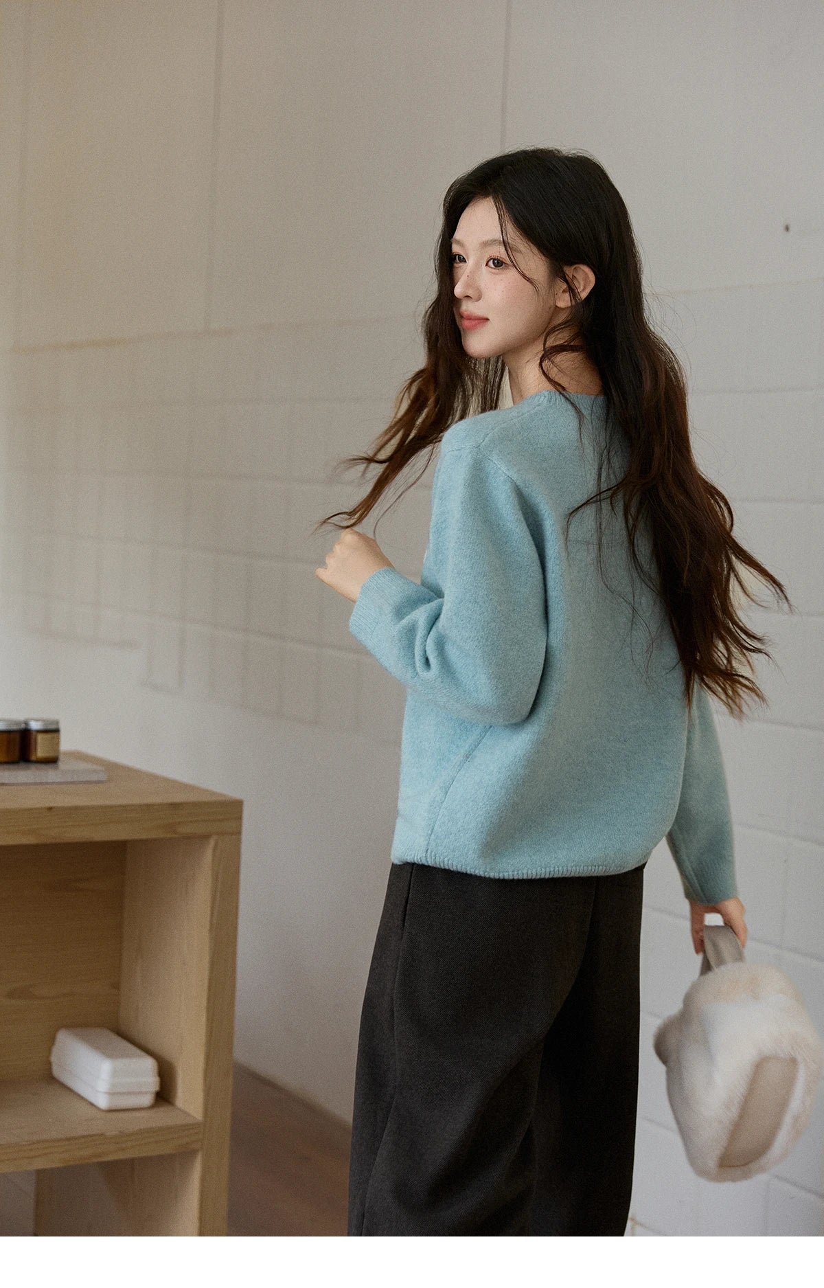 MISHOW Handmade Embroidered Jacquard Sweater for Women in Autumn Winter 2025 Thick Pony Knitted Pullover Sweaters MXE92Z2848